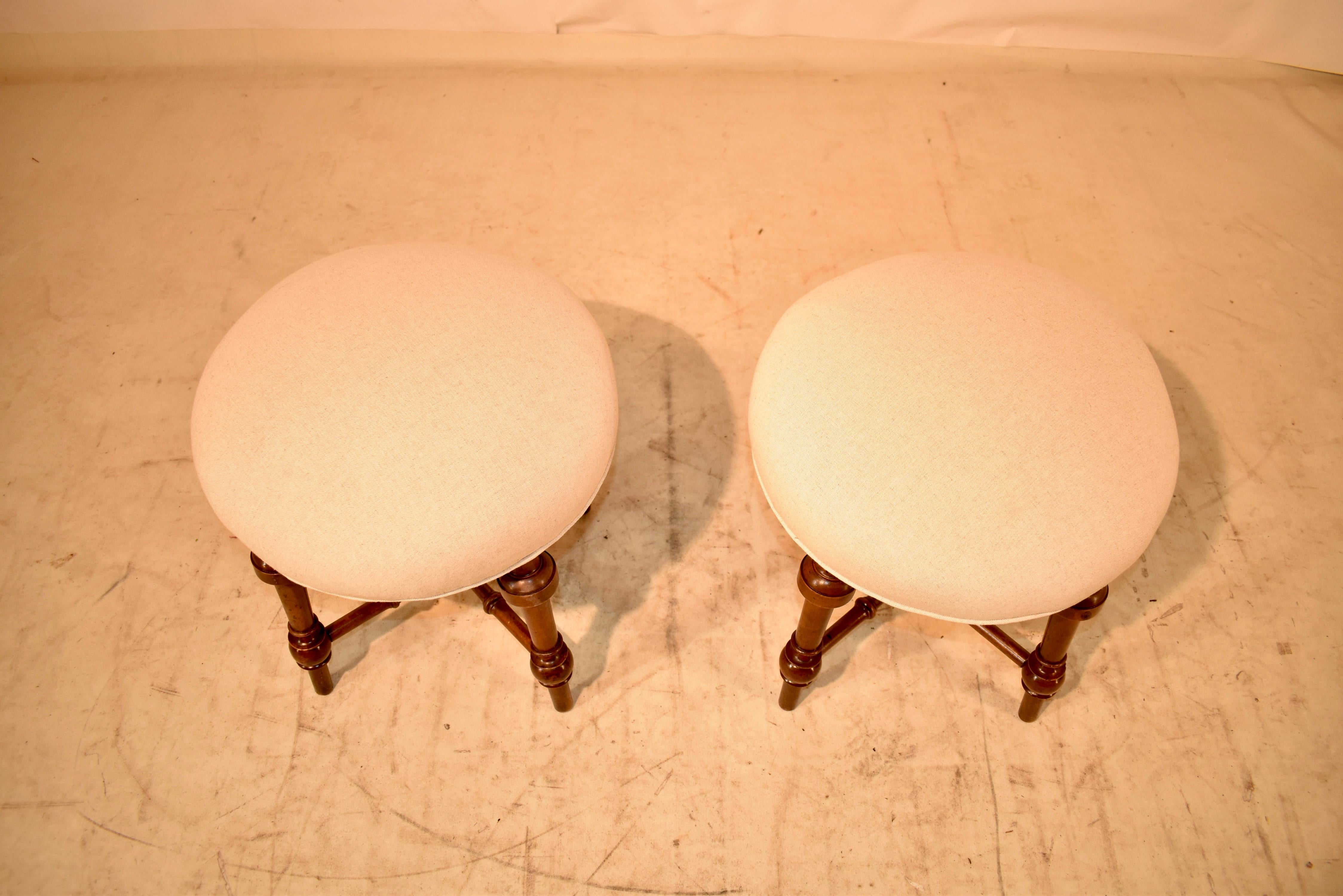 Pair of 19th Century French Walnut Stools For Sale 1