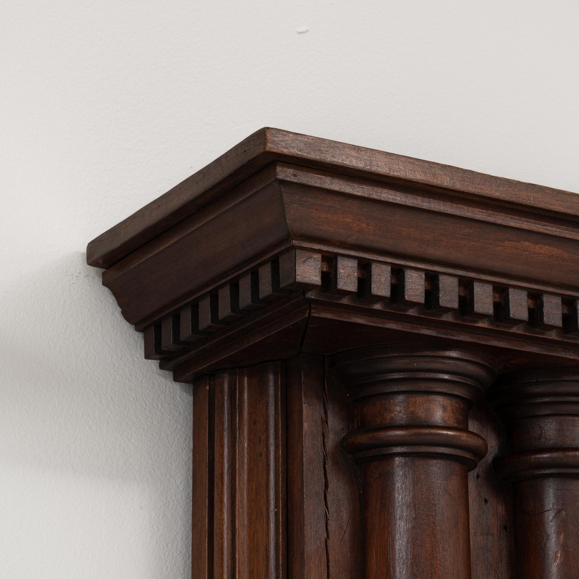 Coppia di colonne in legno francesi del XIX secolo con patina originale in vendita 6