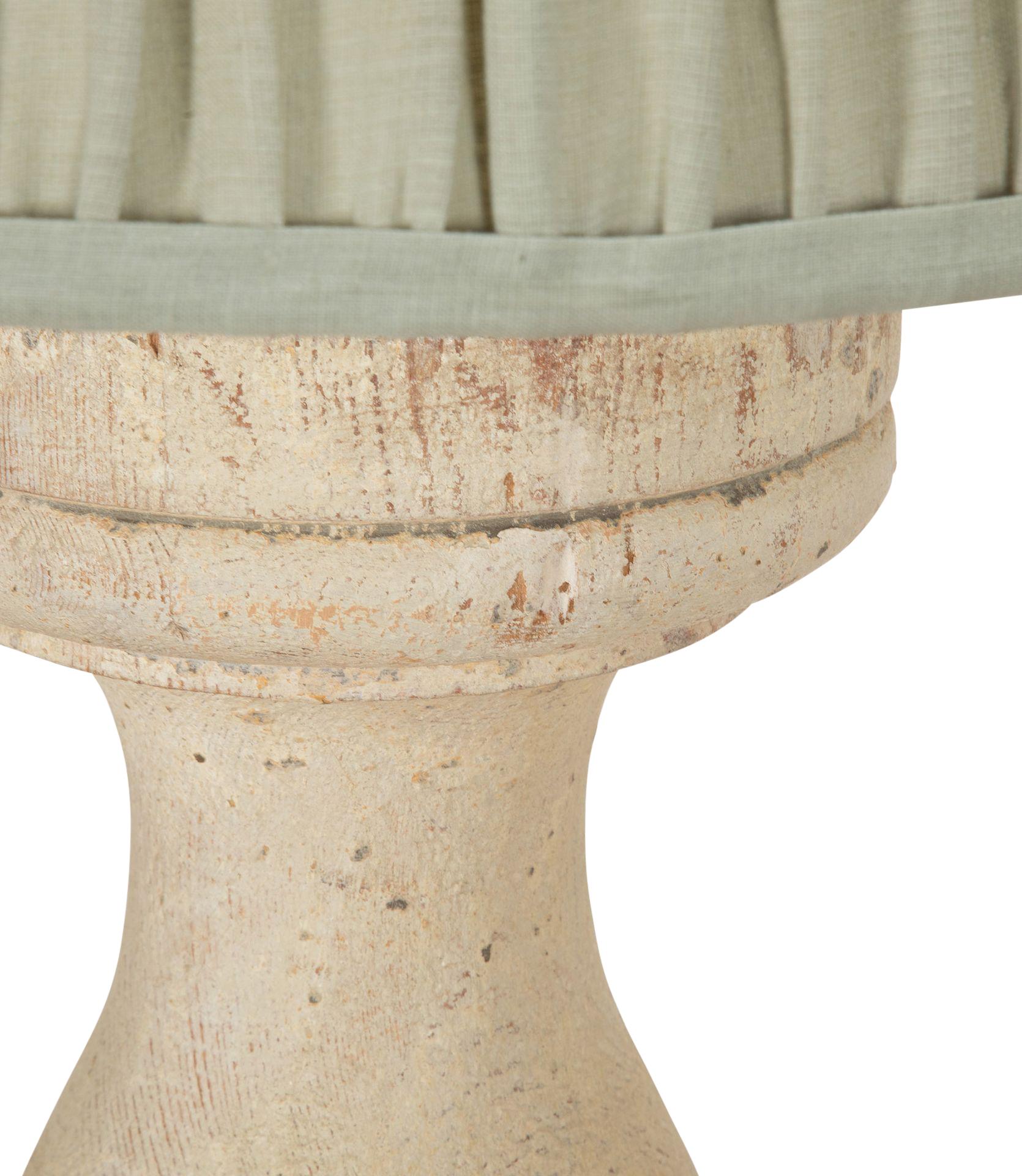Francese Coppia di lampade in legno francesi del XIX secolo in vendita