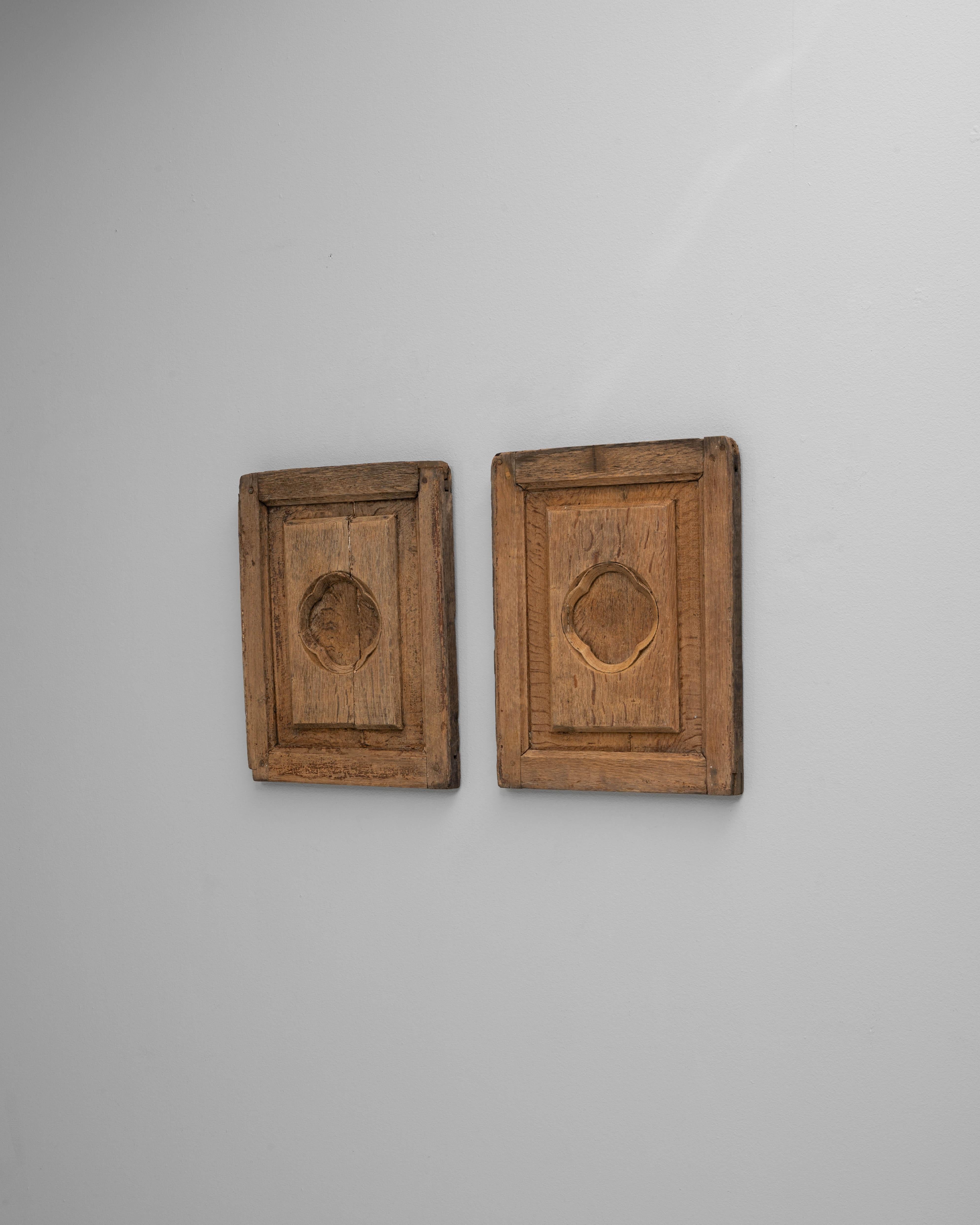 Paire de décorations murales en bois françaises du 19e siècle Bon état - En vente à High Point, NC