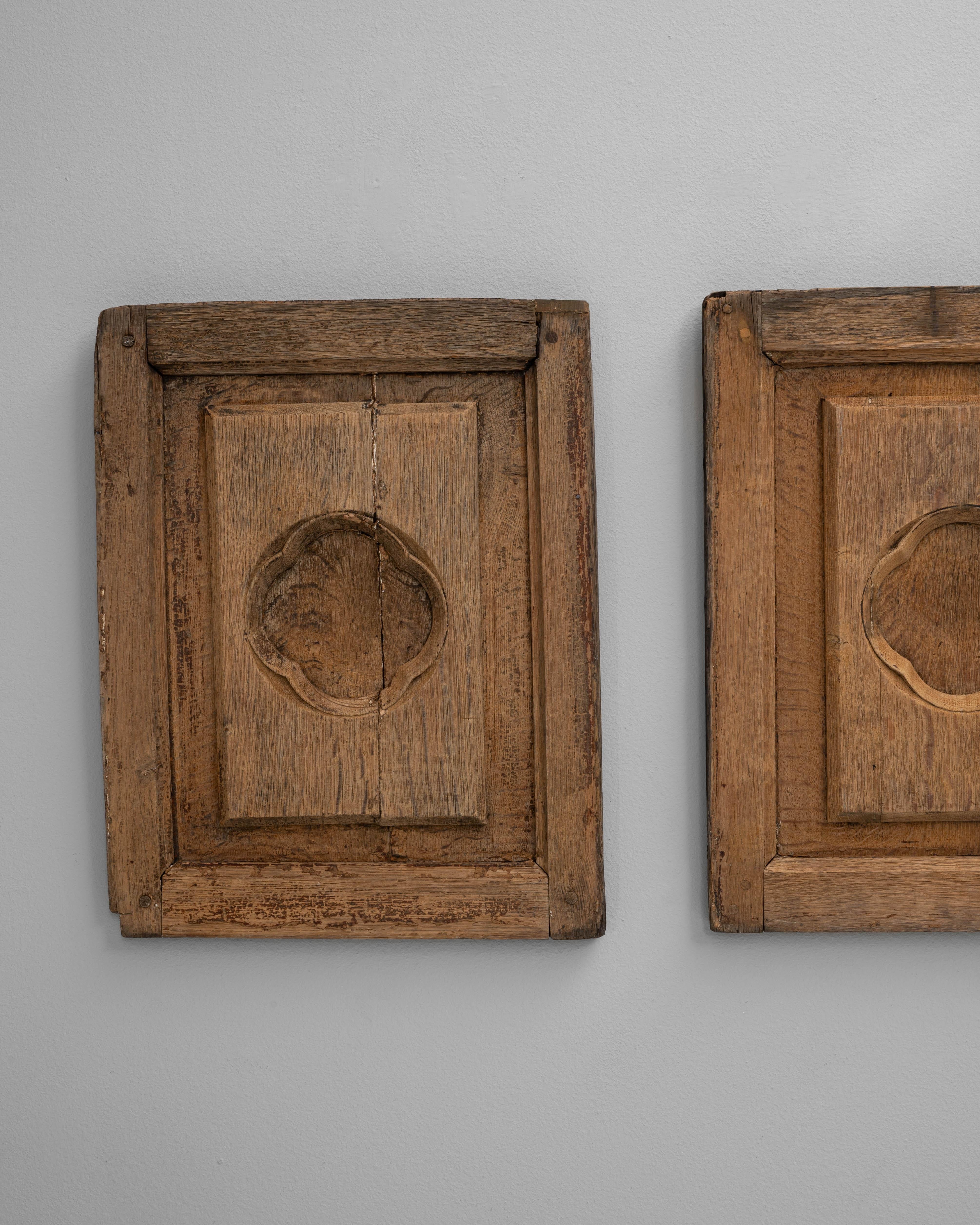 Bois Paire de décorations murales en bois françaises du 19e siècle en vente