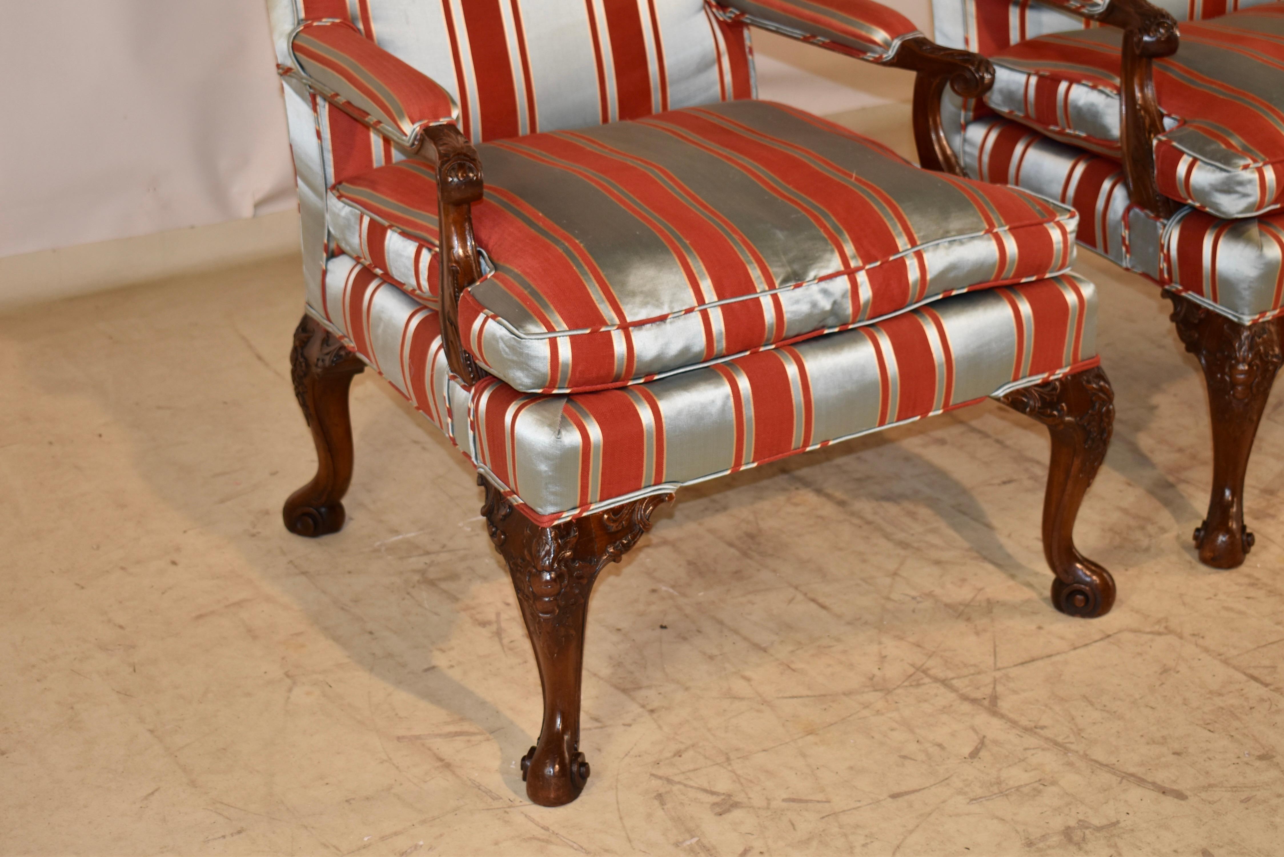Pareja de sillas Gainsborough del siglo XIX en Bueno estado para la venta en High Point, NC