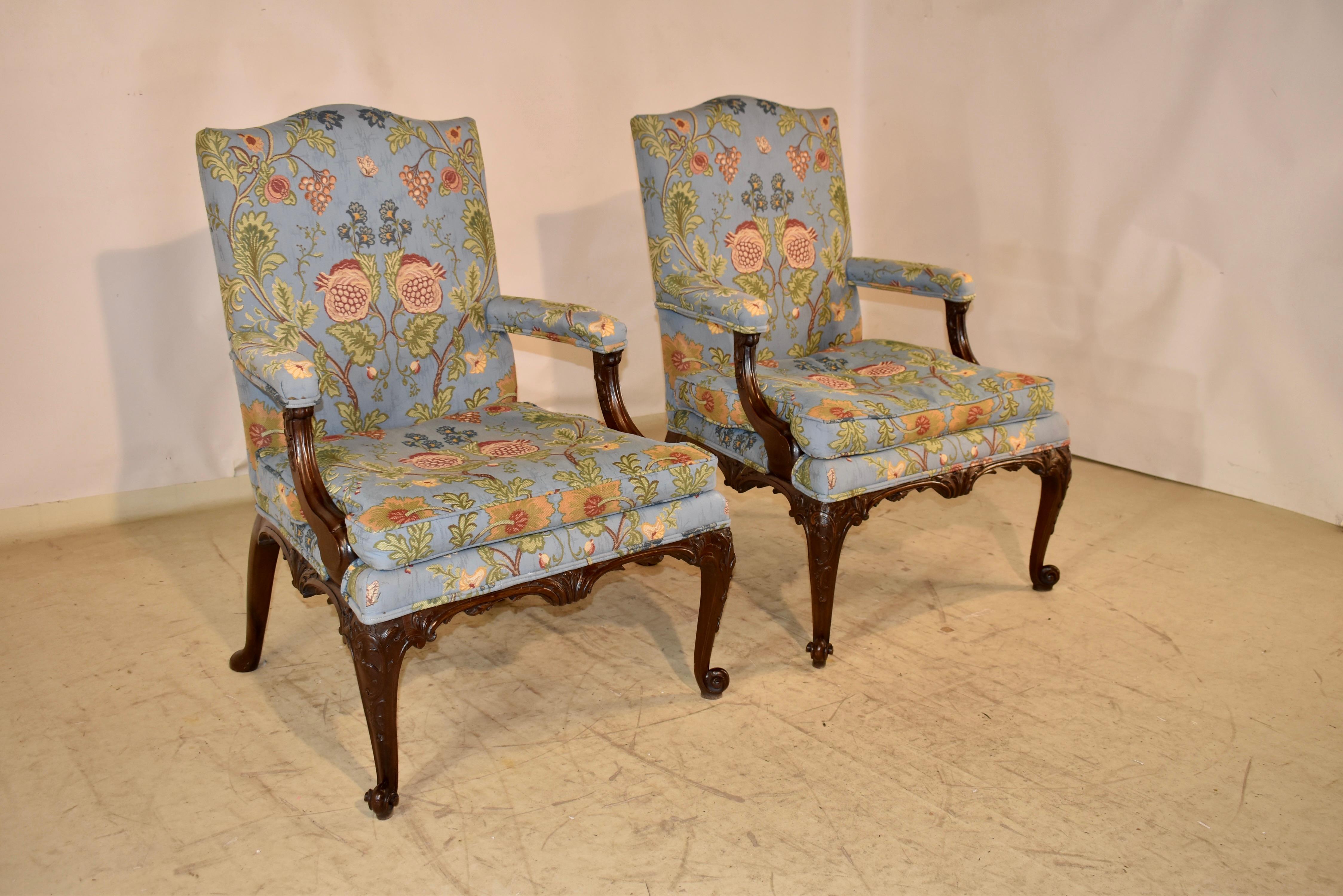 Pareja de sillas Gainsborough del siglo XIX en Bueno estado para la venta en High Point, NC