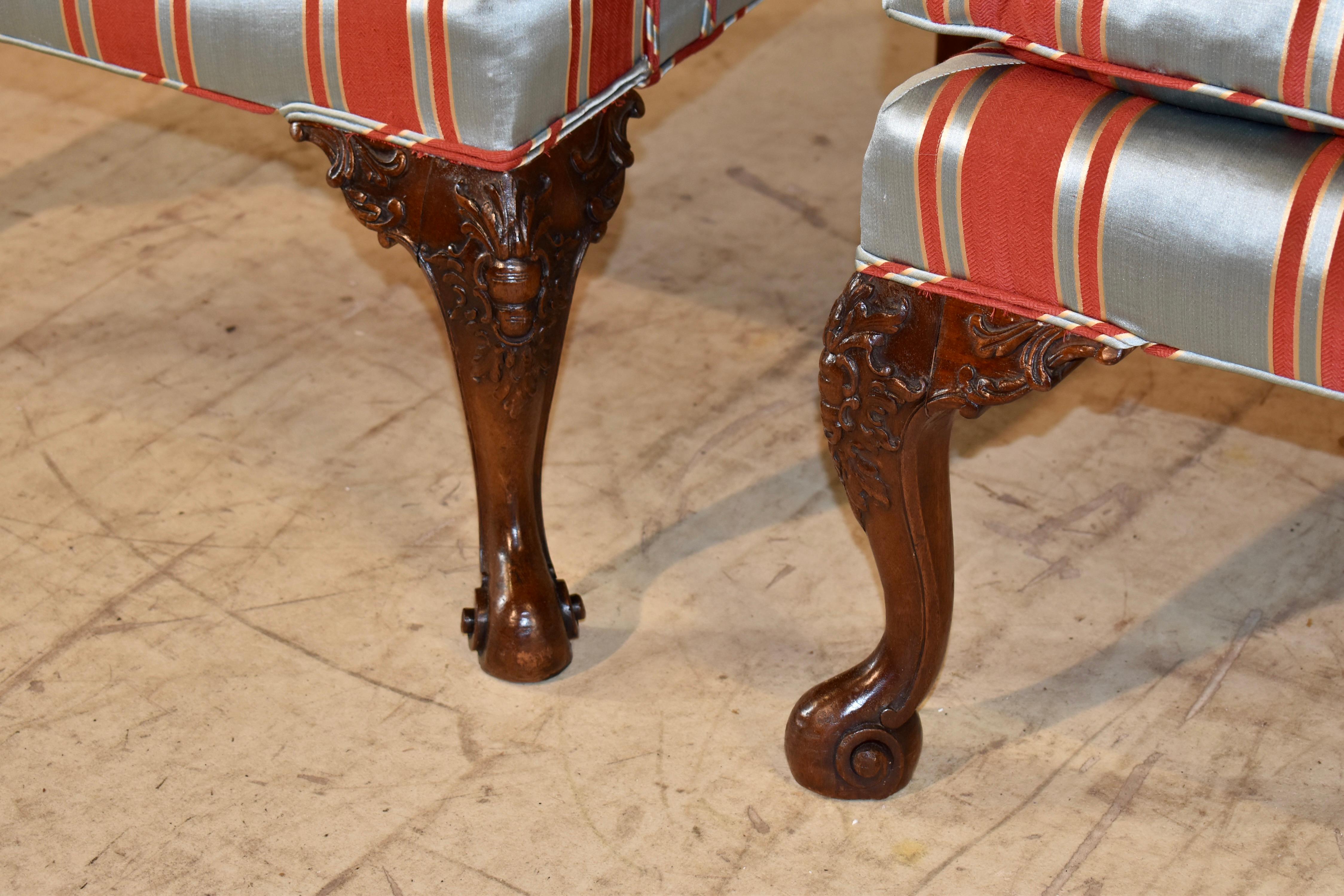 Pareja de sillas Gainsborough del siglo XIX en venta 2