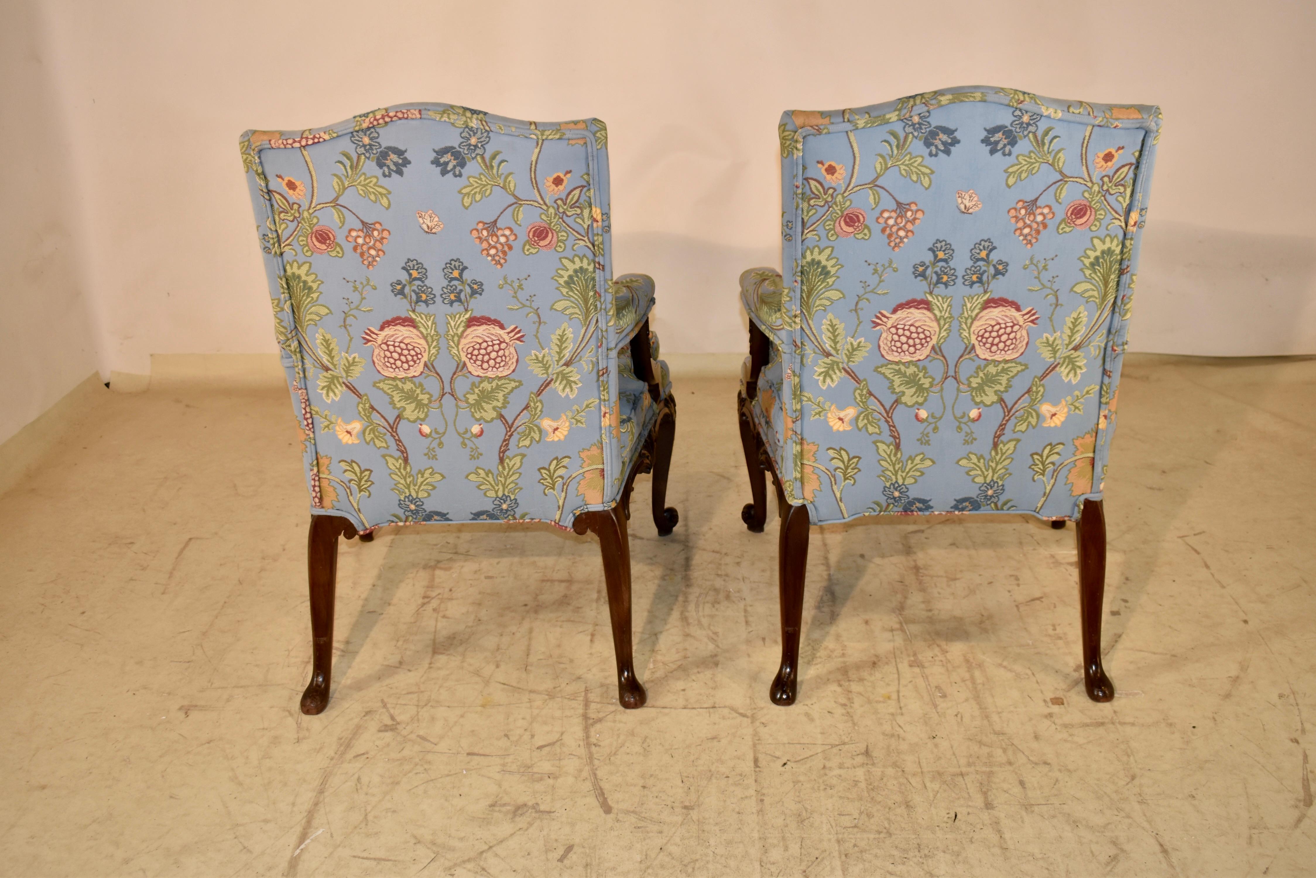 Pareja de sillas Gainsborough del siglo XIX en venta 3