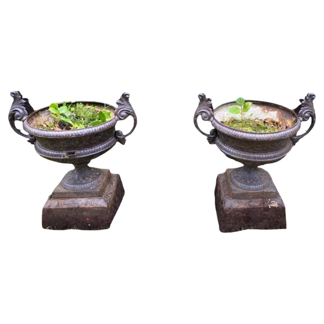 Coppia di urne da giardino del XIX secolo, Fonderia Kramer Bros