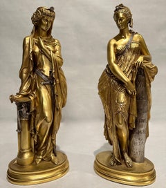 Paire de sculptures de femmes en bronze doré et argenté du 19ème siècle