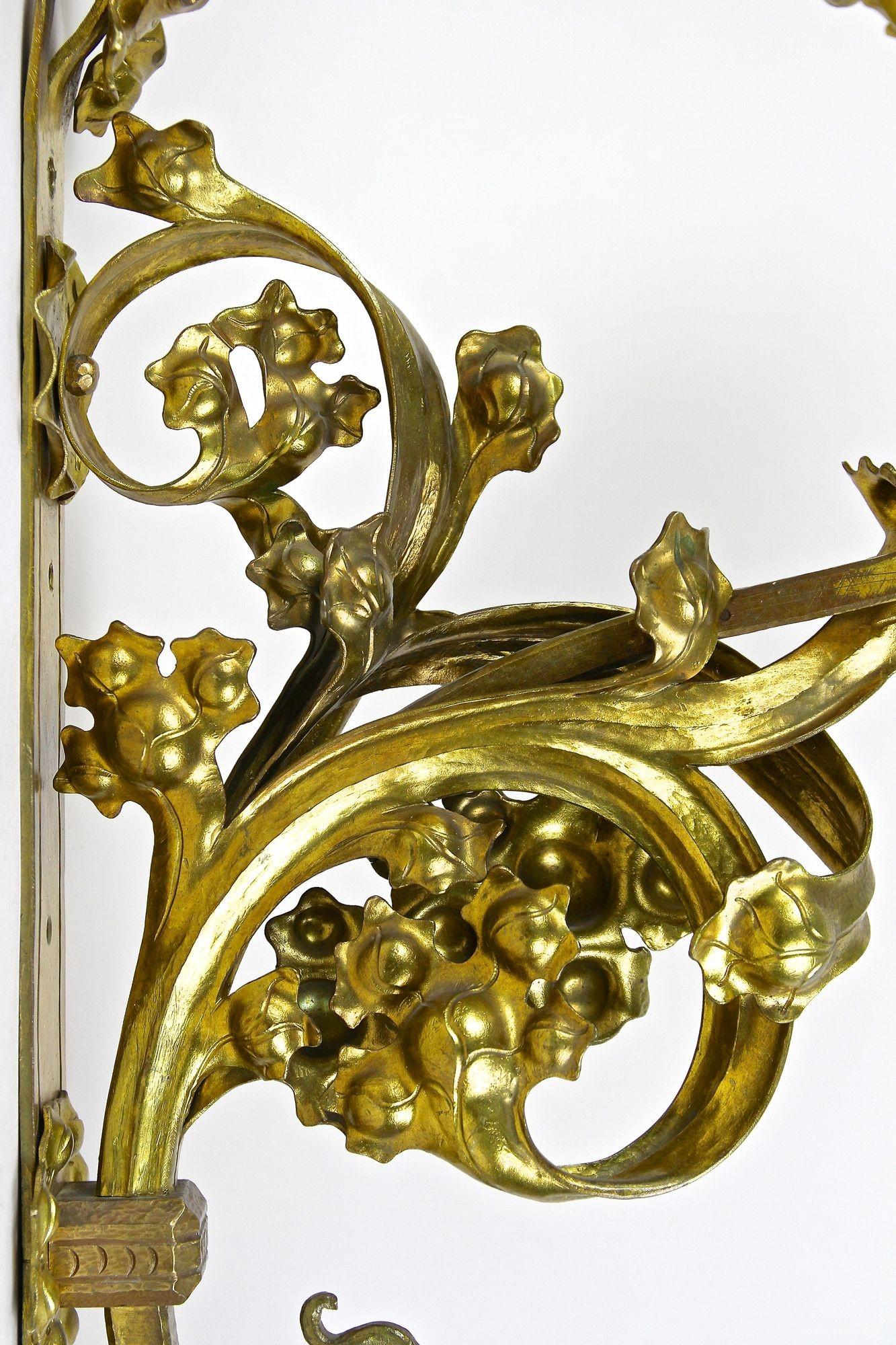 Hand-Crafted Pair Of 19th Century Gilt Baroque Candle Wall Sconces, Austria circa 1890 For Sale