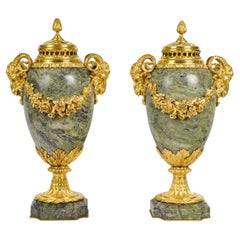 Paire de brûleurs d'encens du 19ème siècle en bronze doré et marbre.