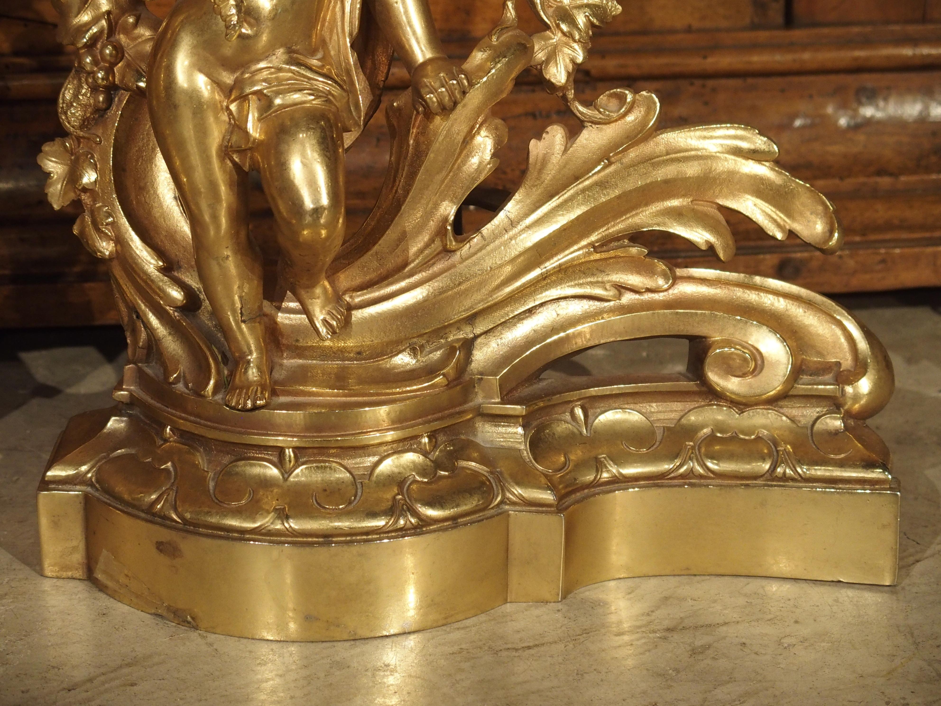 Doré Paire de chenets français en bronze doré du 19ème siècle en vente