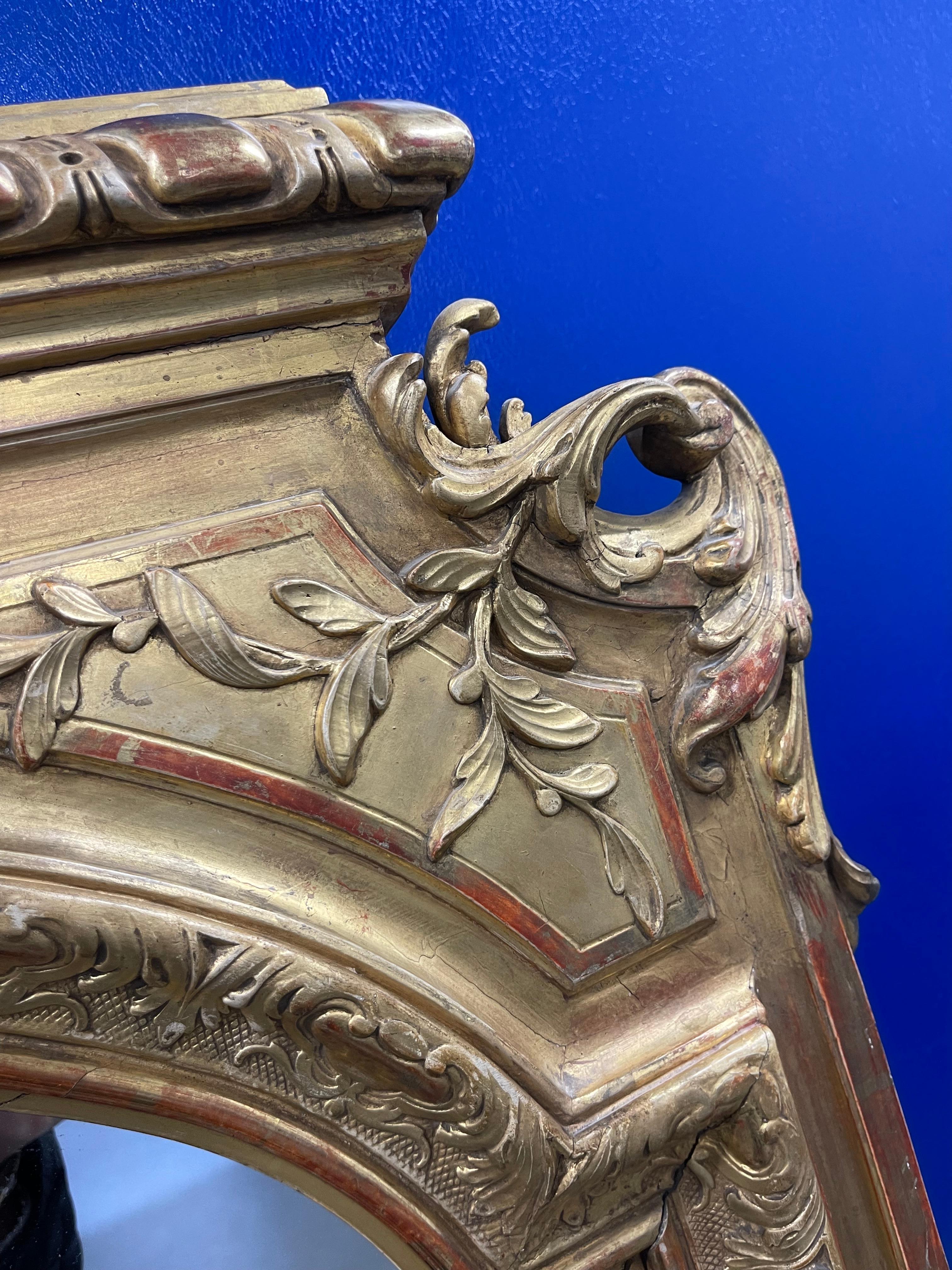 Coppia di specchi dorati da soffitto del XIX secolo con specchi originali a piastra in vendita 7
