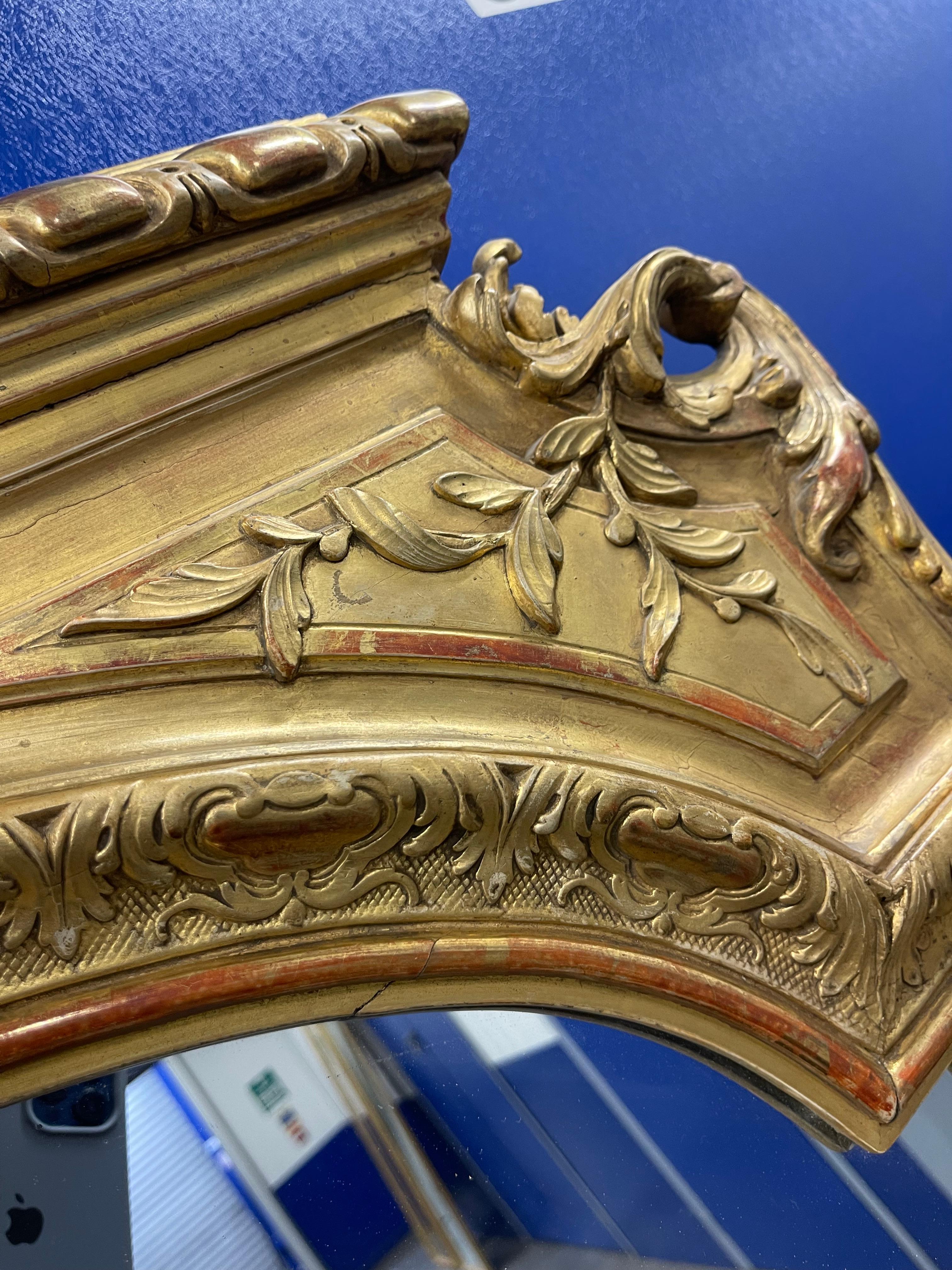 Coppia di specchi dorati da soffitto del XIX secolo con specchi originali a piastra in vendita 8