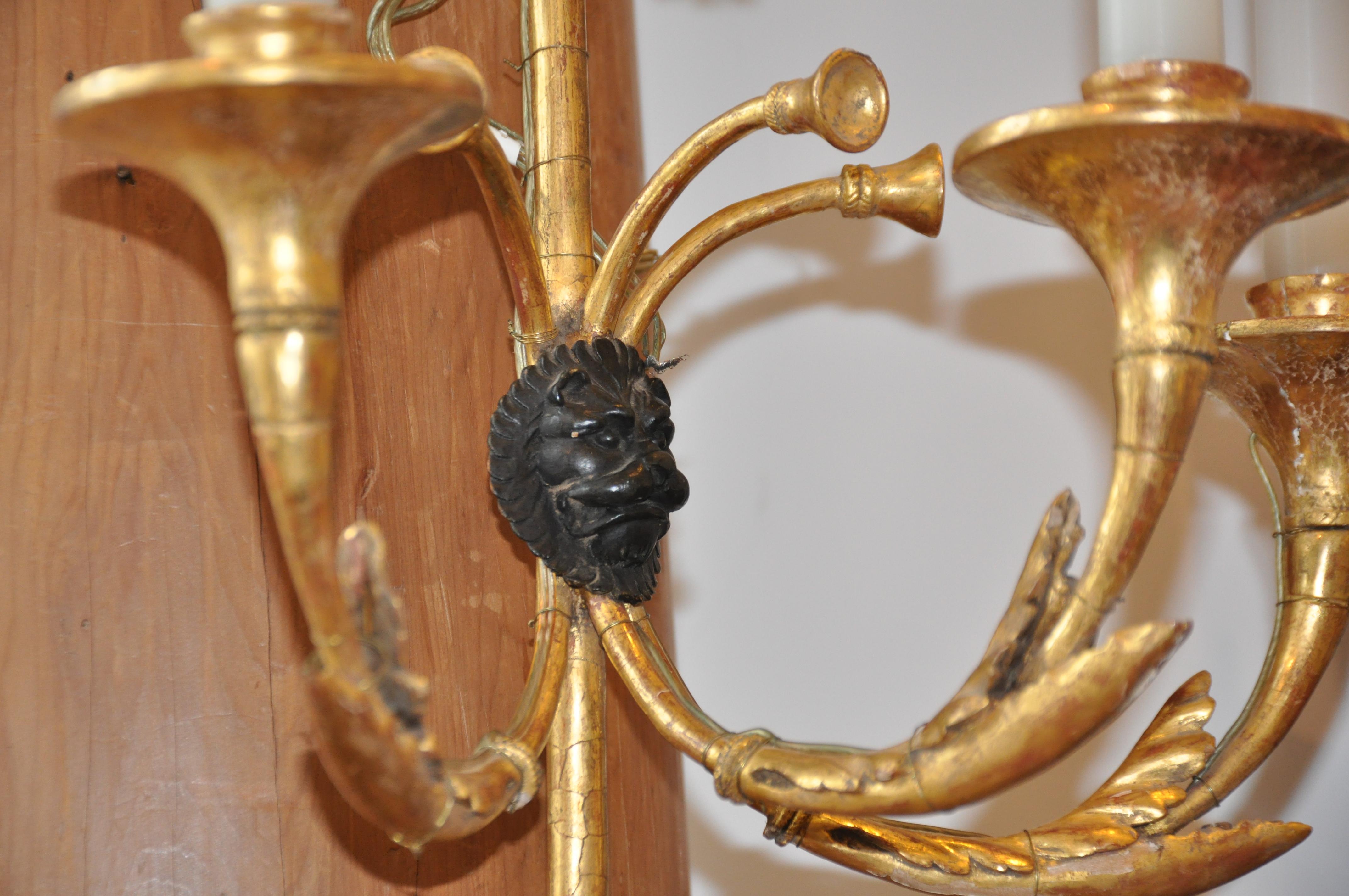 XIXe siècle Paire d'appliques néoclassiques suédoises en bois doré et fer du 19ème siècle en vente