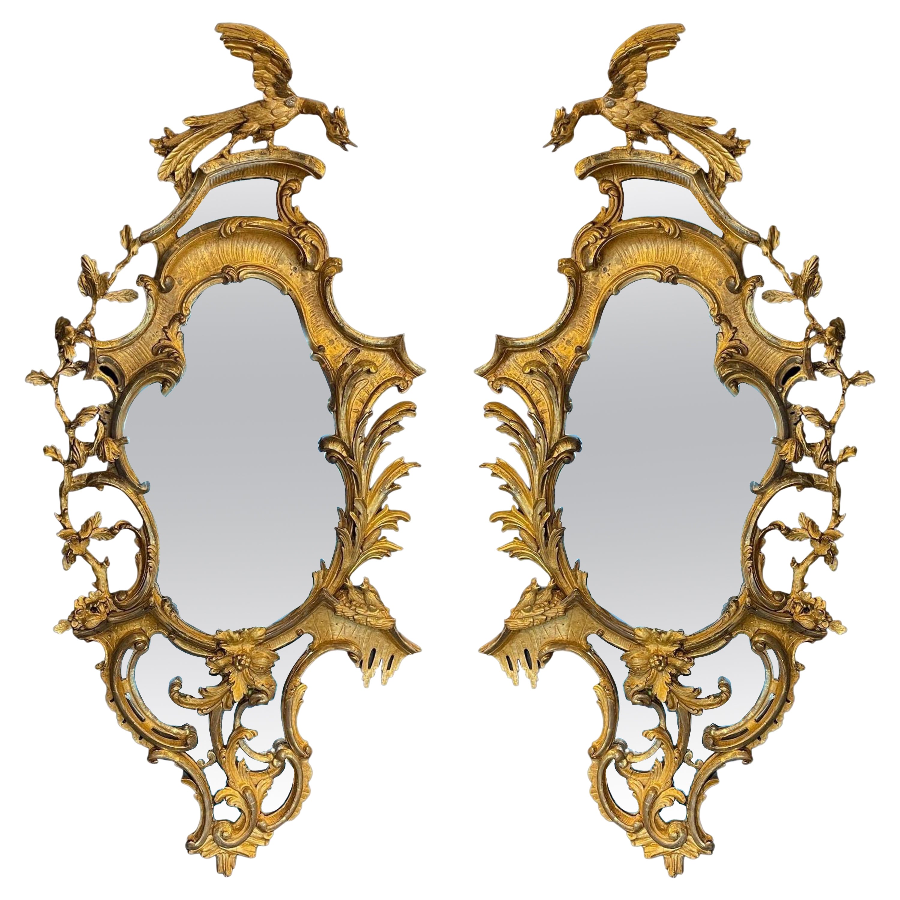 Pareja de espejos estilo Chippendale de madera dorada del siglo XIX