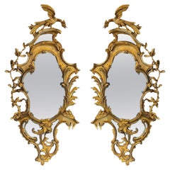 Pareja de espejos estilo Chippendale de madera dorada del siglo XIX