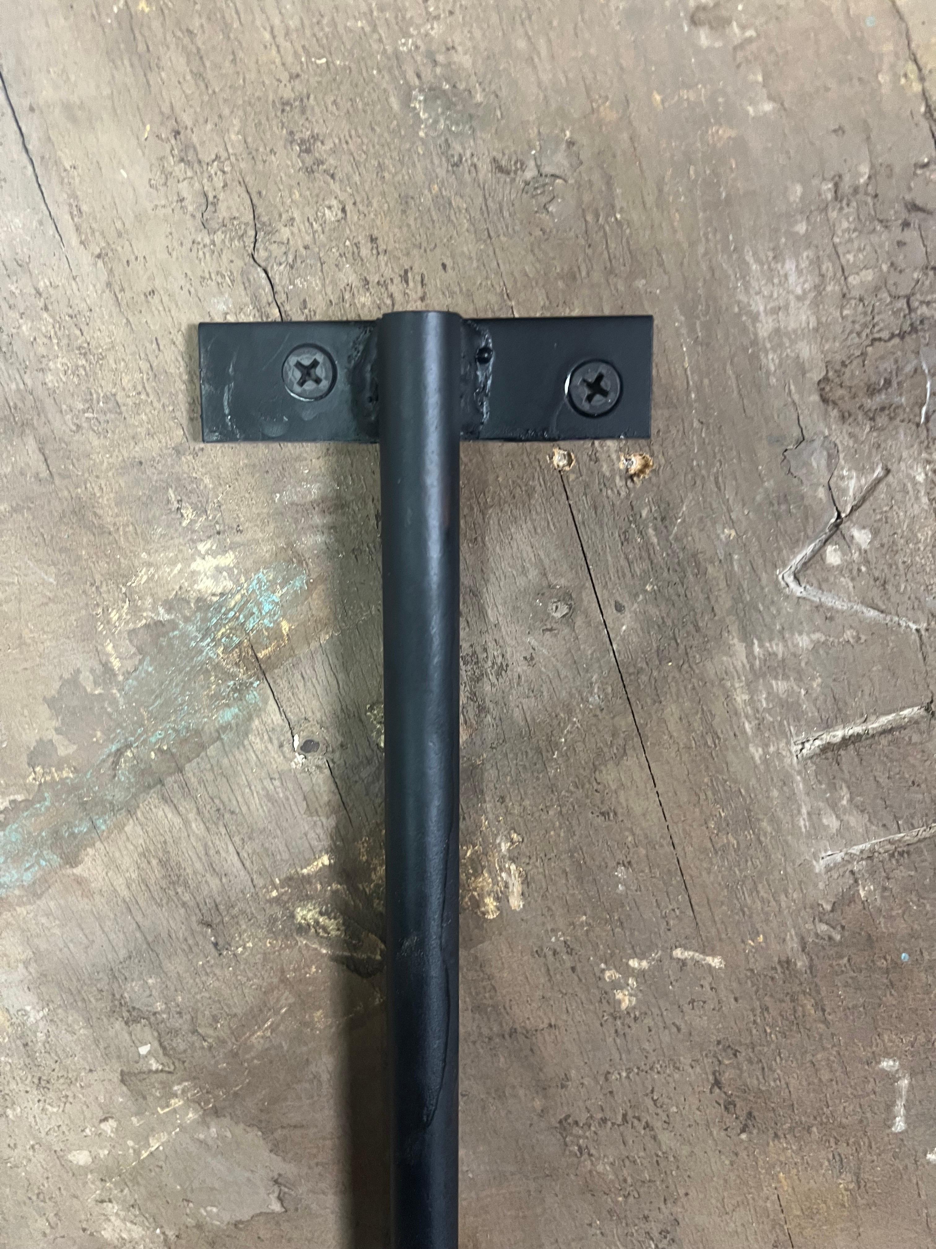 Pareja de alas de madera dorada del s. XIX sobre bases de hierro en venta 11