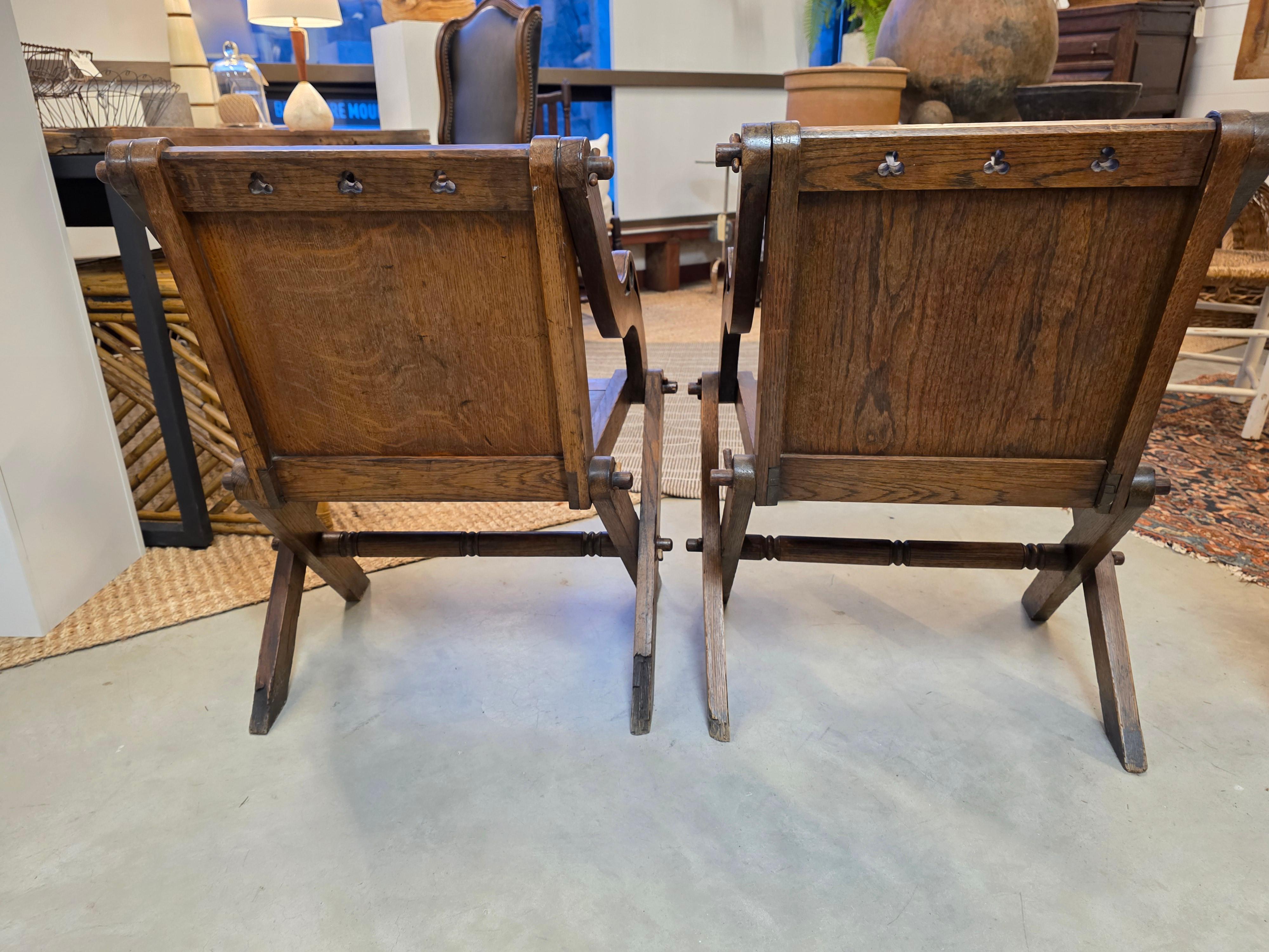 Coppia di sedie Glastonbury del XIX secolo in vendita 3