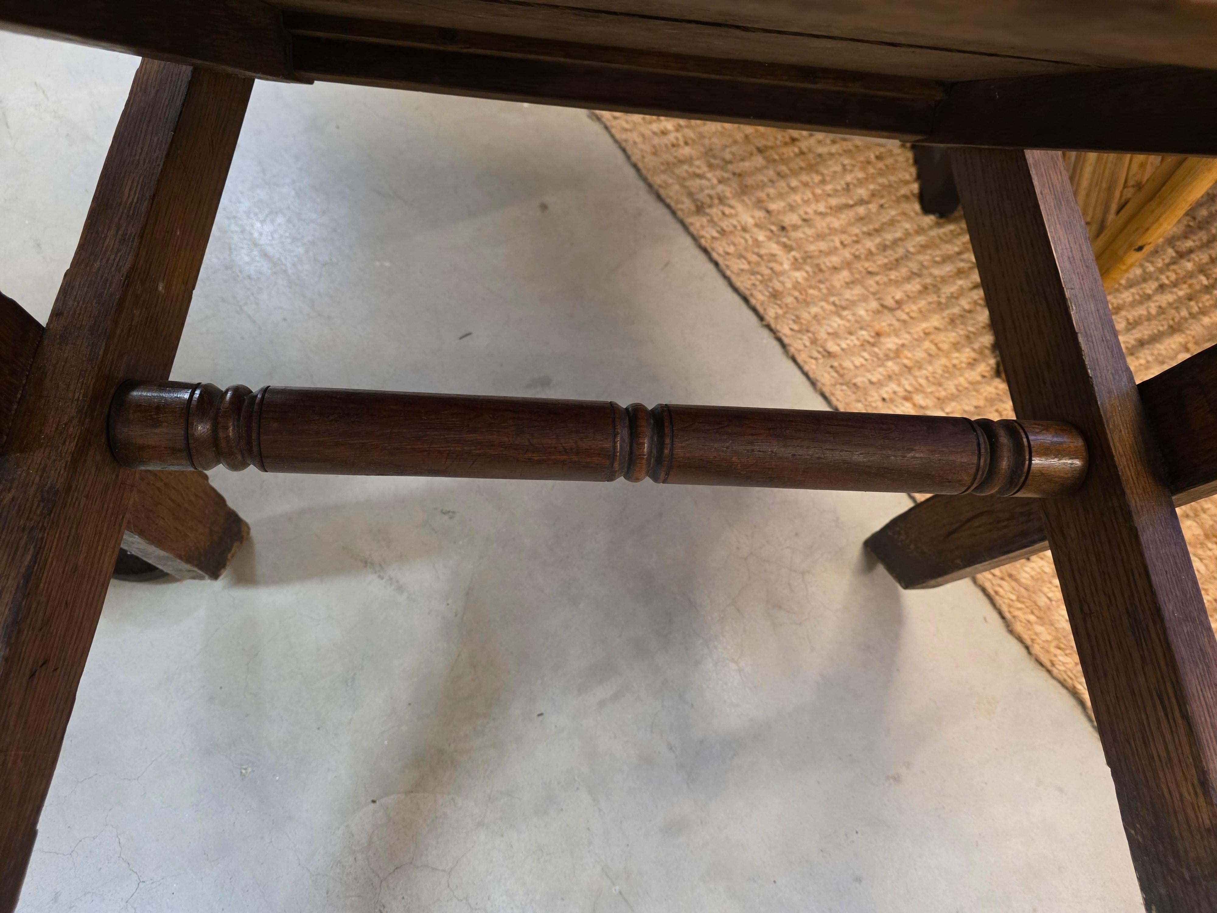Coppia di sedie Glastonbury del XIX secolo in vendita 4