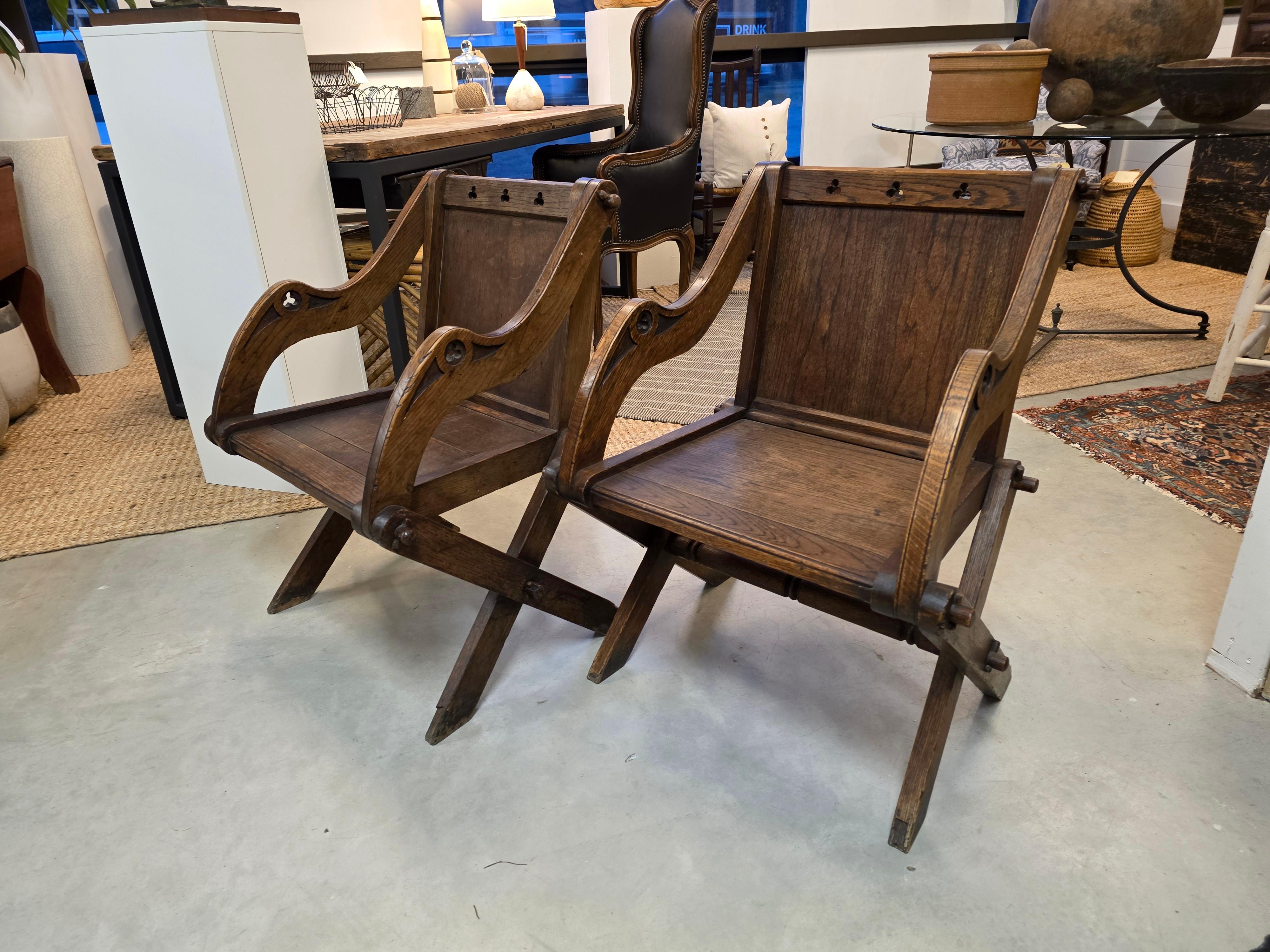 Coppia di sedie Glastonbury del XIX secolo in vendita 6