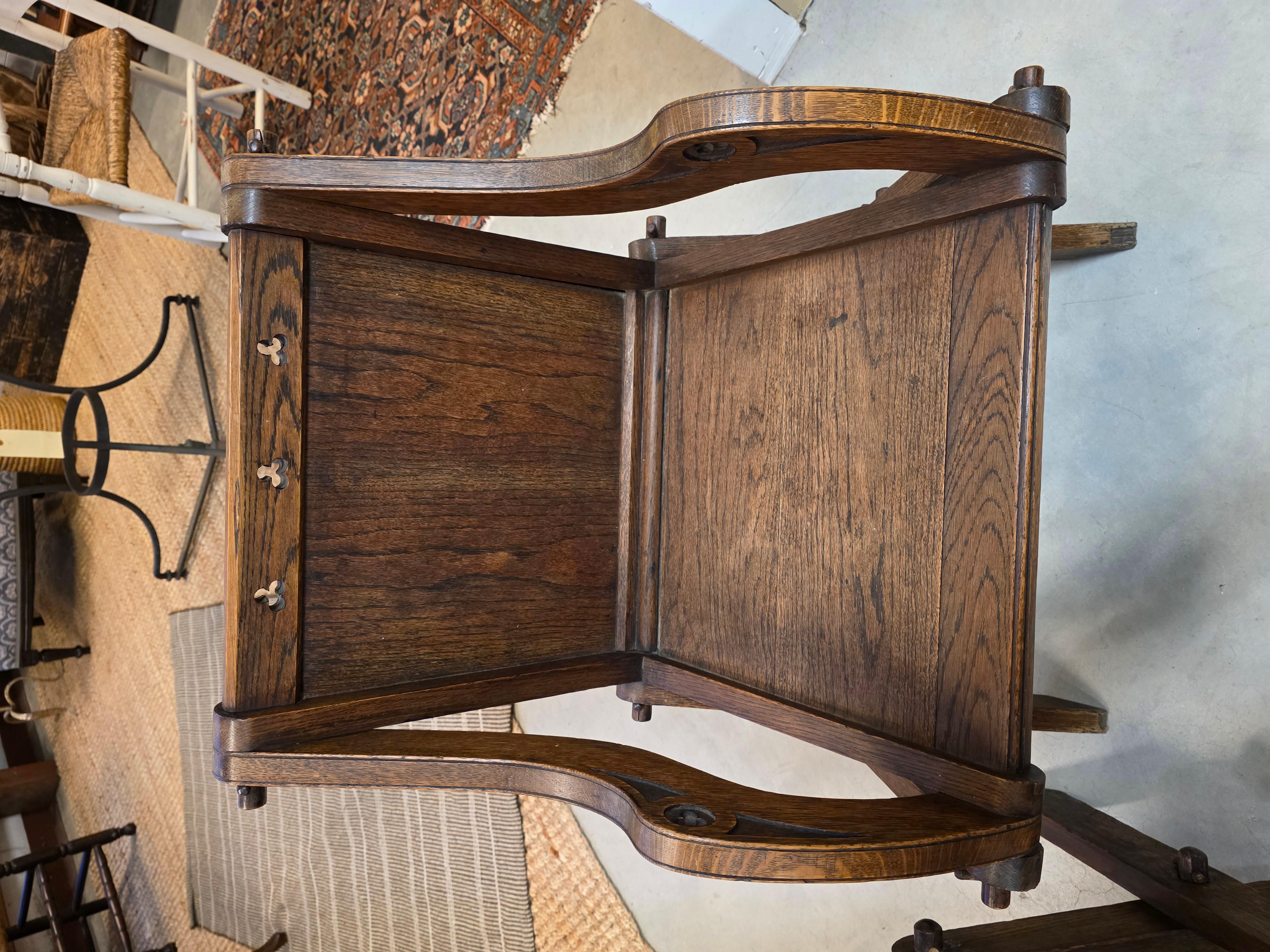 Coppia di sedie Glastonbury del XIX secolo in vendita 8