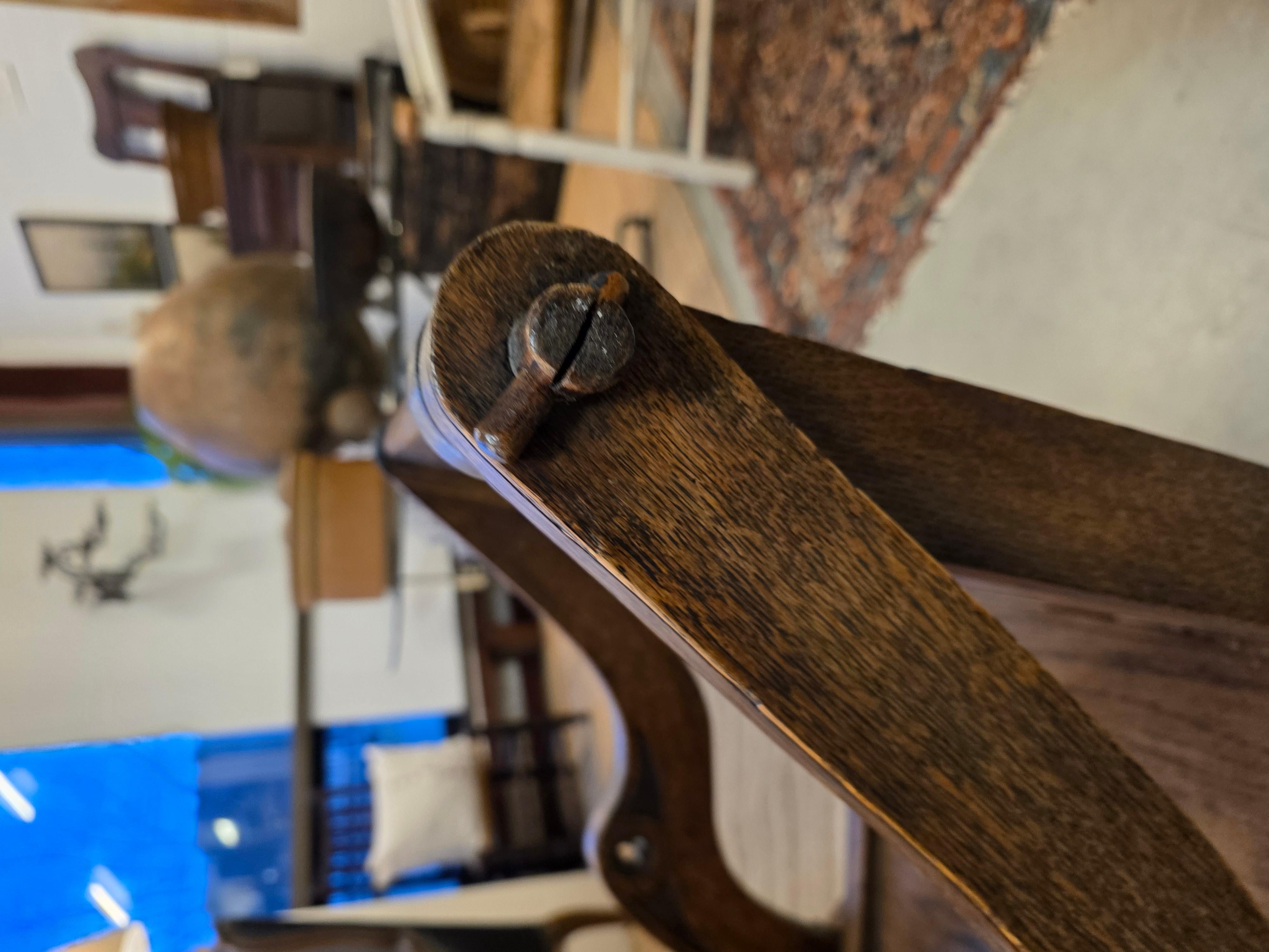 Coppia di sedie Glastonbury del XIX secolo in vendita 10