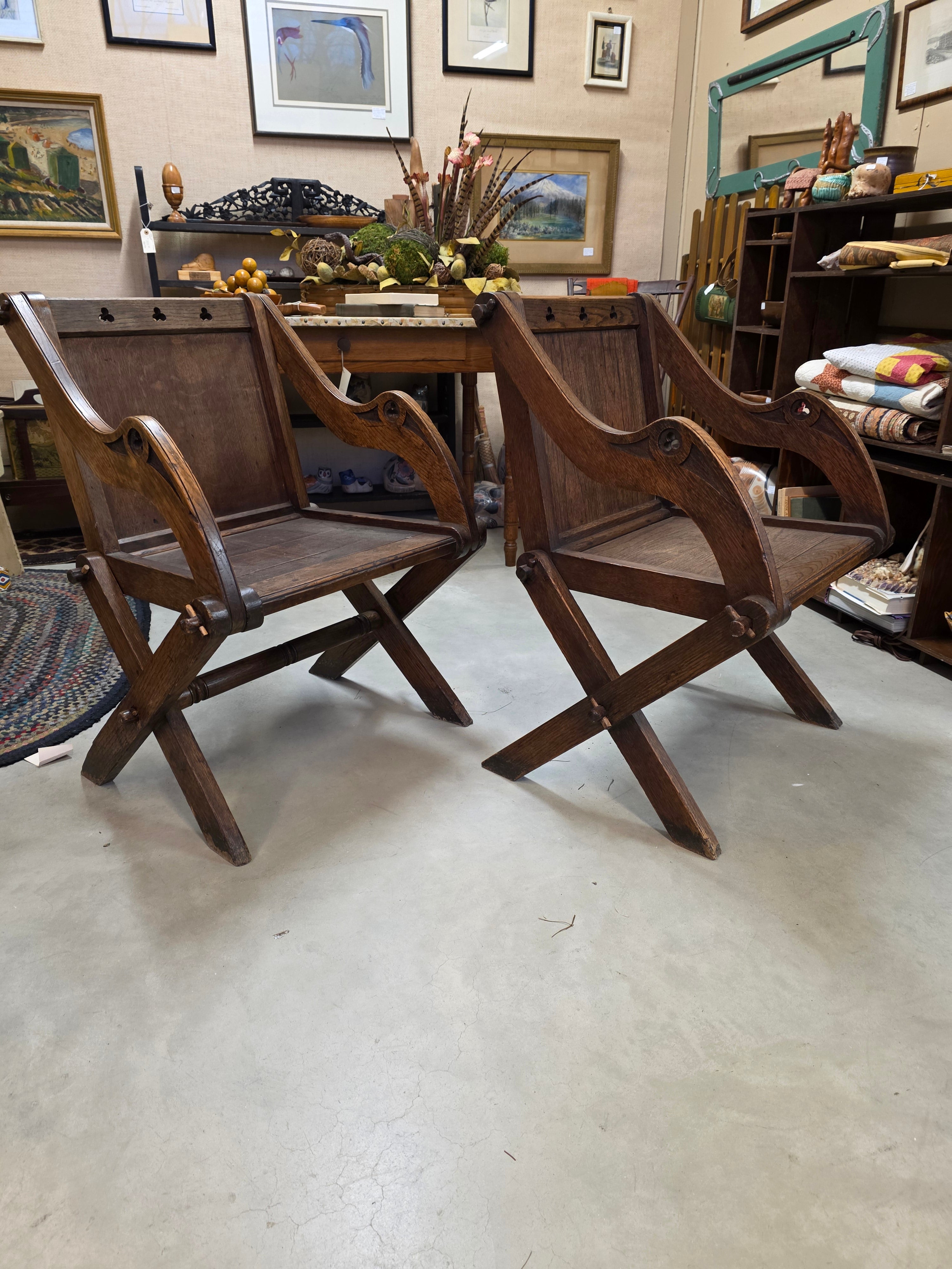 Arts and Crafts Coppia di sedie Glastonbury del XIX secolo in vendita