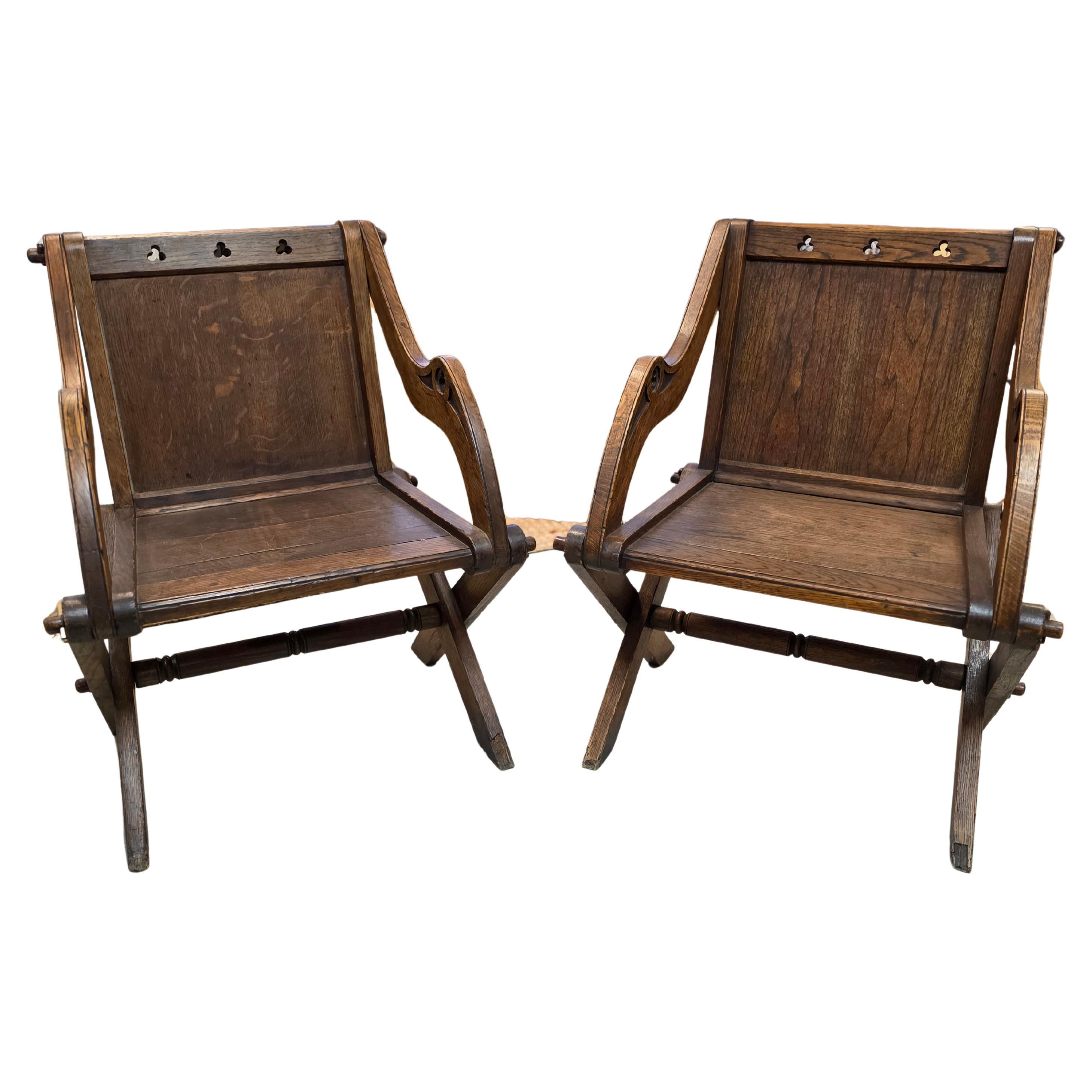 Britannico Coppia di sedie Glastonbury del XIX secolo in vendita