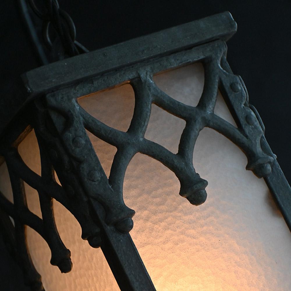 Coppia di lampade gotiche inglesi del XIX secolo in vendita 1