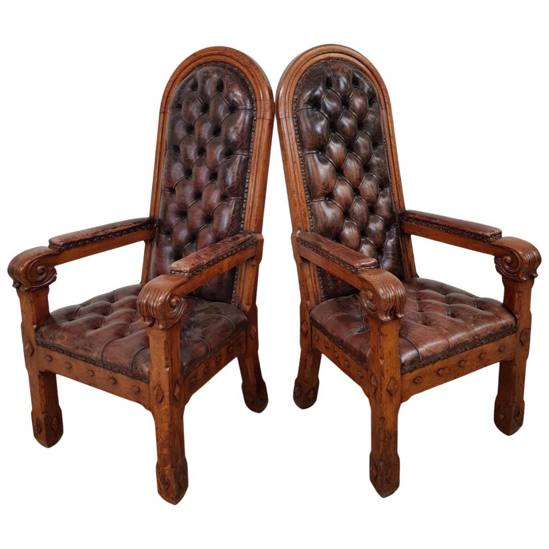 Paar Thronsessel / Sessel aus der Gotik des 19. (Neugotik) im Angebot