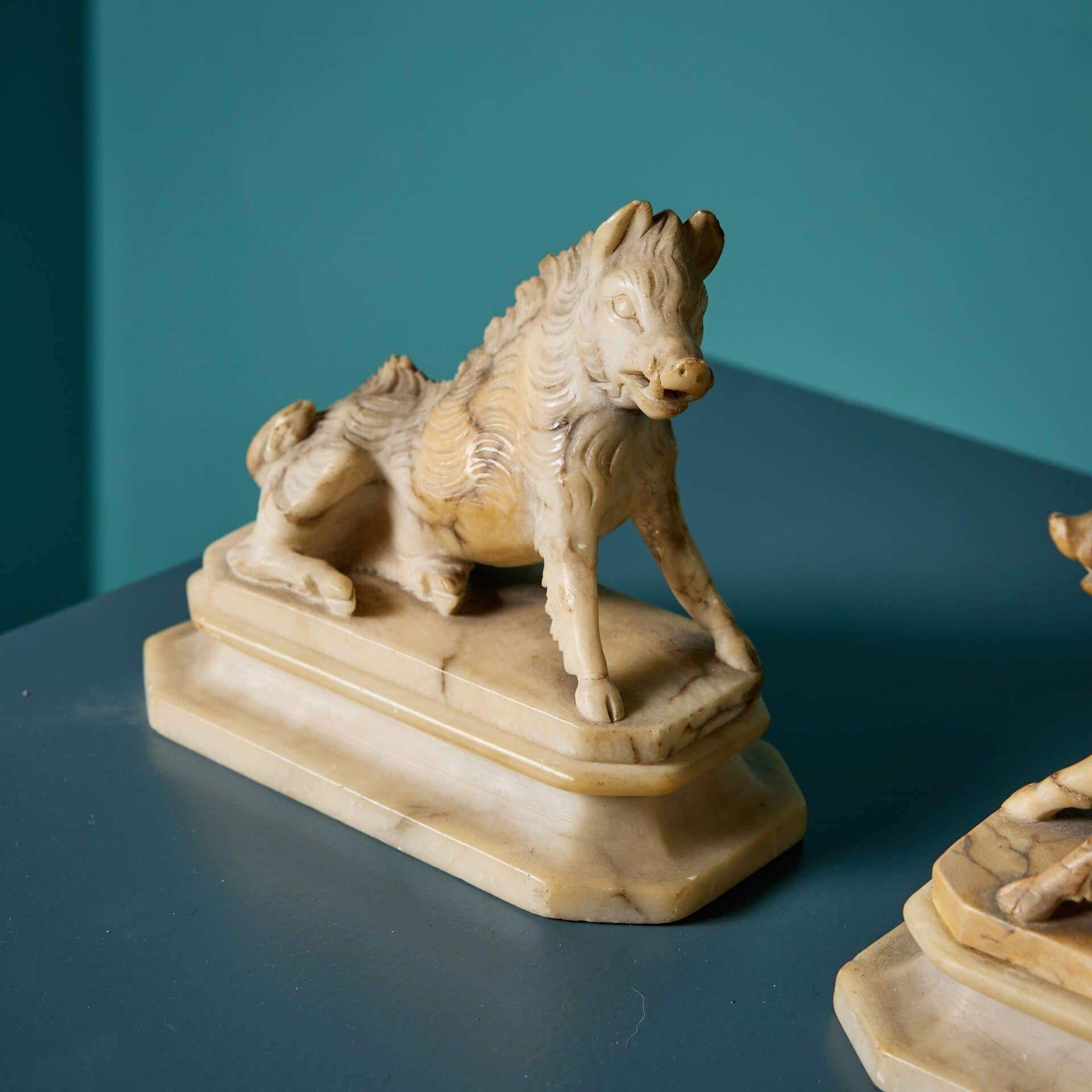 Néoclassique Paire de sculptures du Grand Tour du XIXe siècle d'après le sanglier des Offices en vente