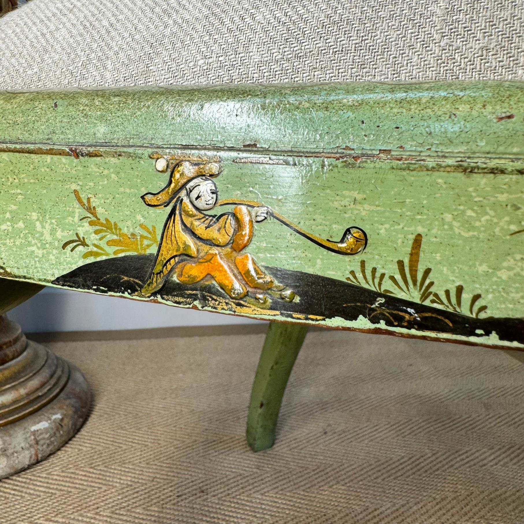 Paire de chaises à bergères du 19e siècle, de style Queen Anne Revive et de style Chinoiserie en vente 3