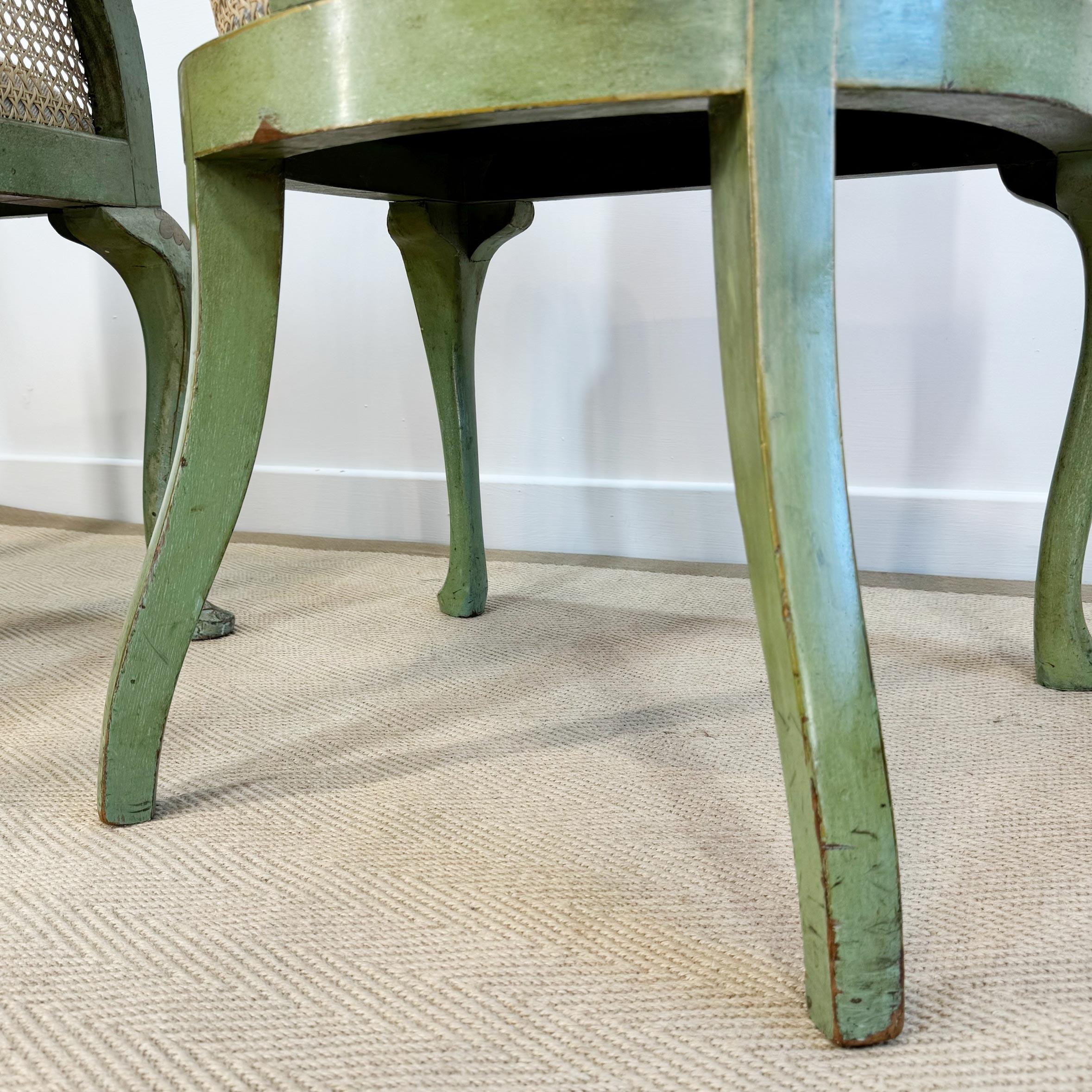 Paire de chaises à bergères du 19e siècle, de style Queen Anne Revive et de style Chinoiserie en vente 11