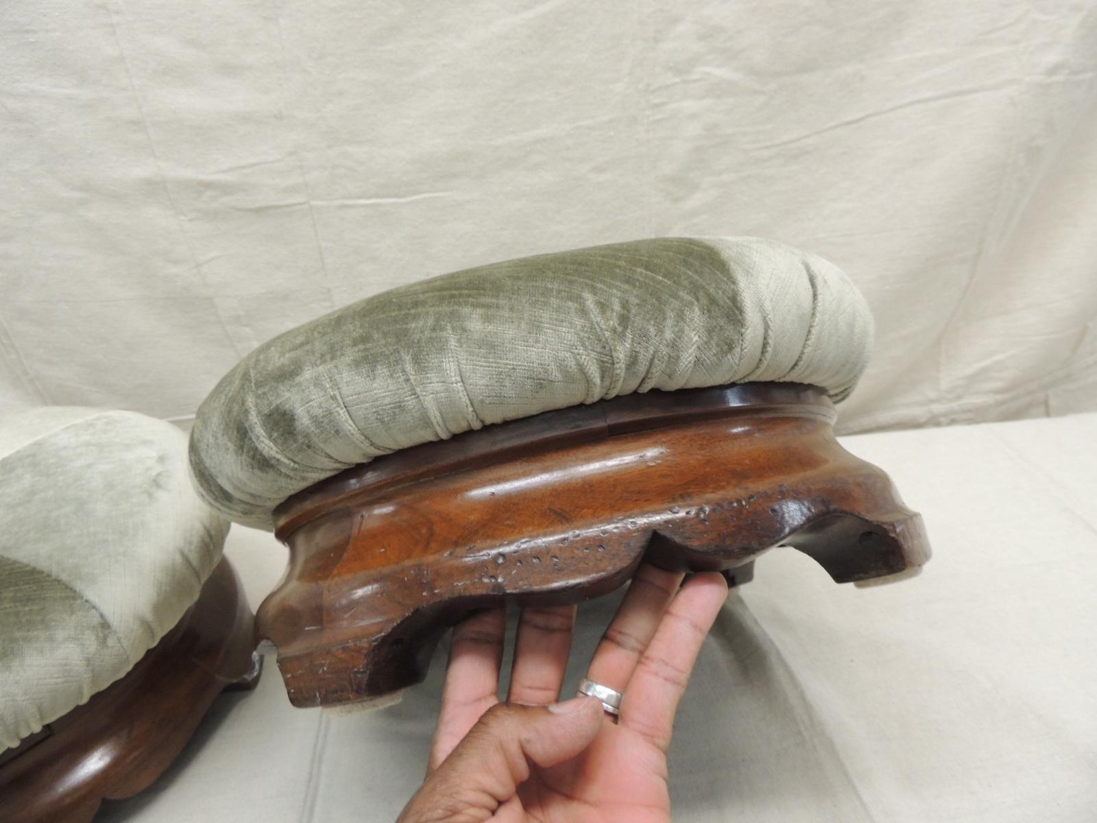 Pair of 19th Century Green Velvet Upholstered Round Footstools In Good Condition In Oakland Park, FL