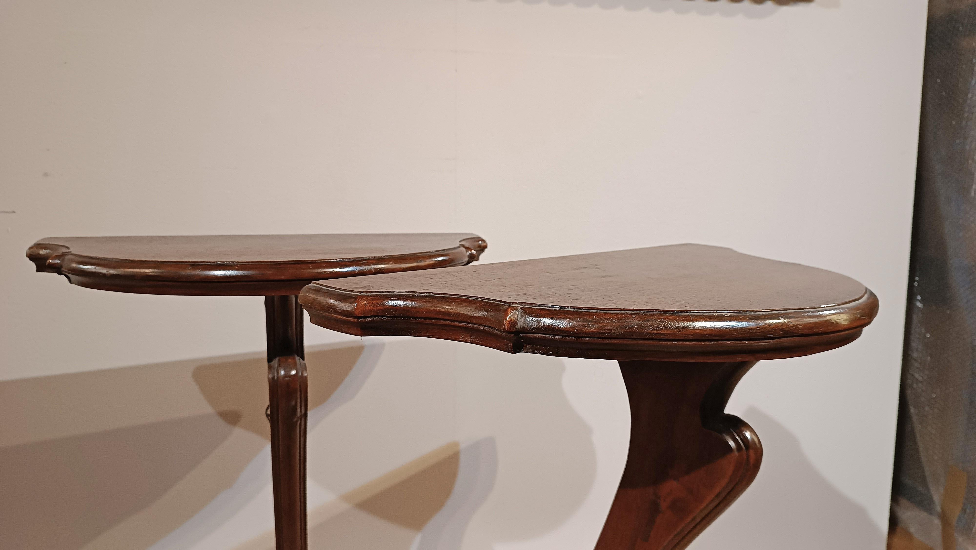 Sculpté à la main PAIRE DE TABLETTES DE CONSOLE GUERIDON DU 19e SIÈCLE en vente