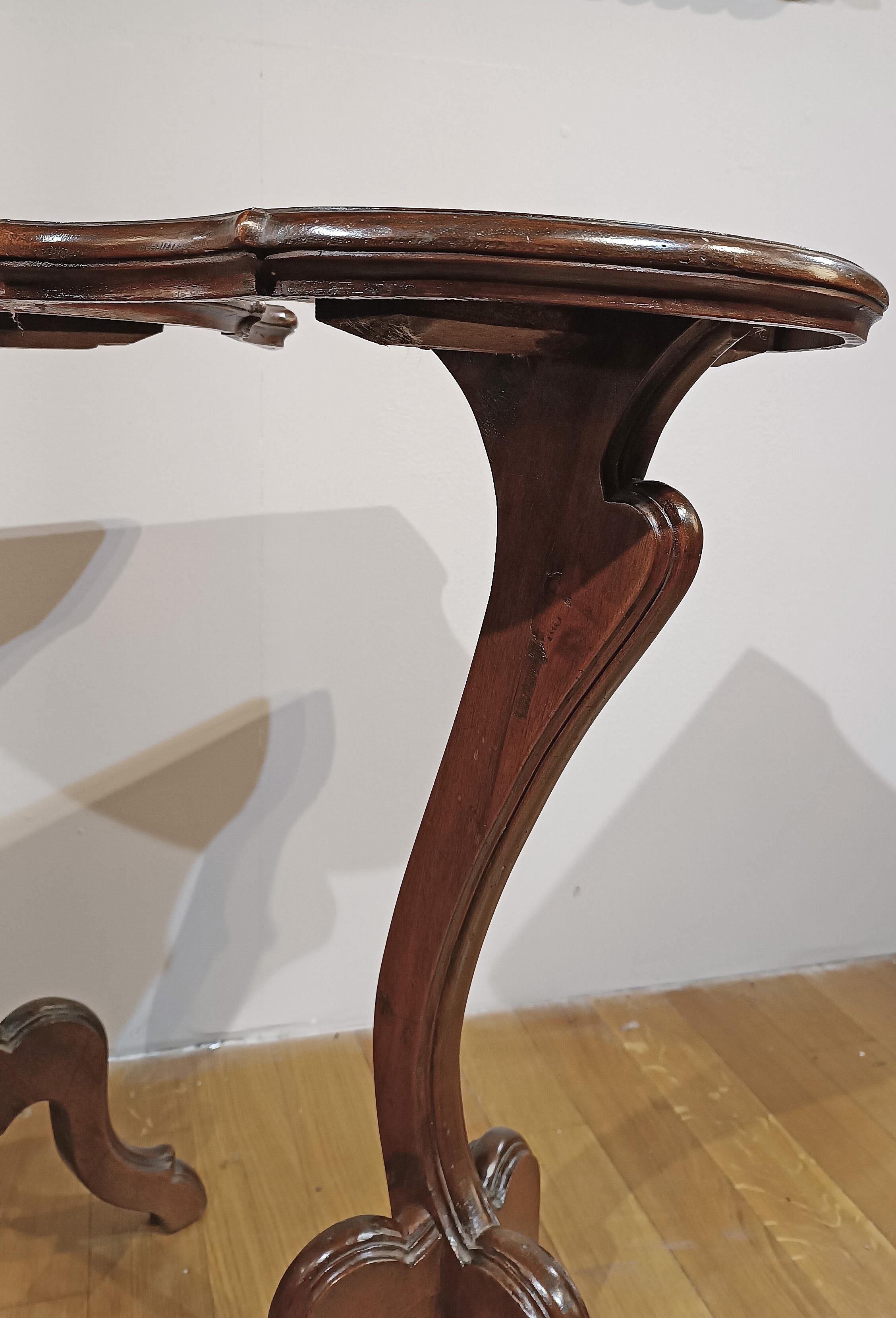 Noyer PAIRE DE TABLETTES DE CONSOLE GUERIDON DU 19e SIÈCLE en vente