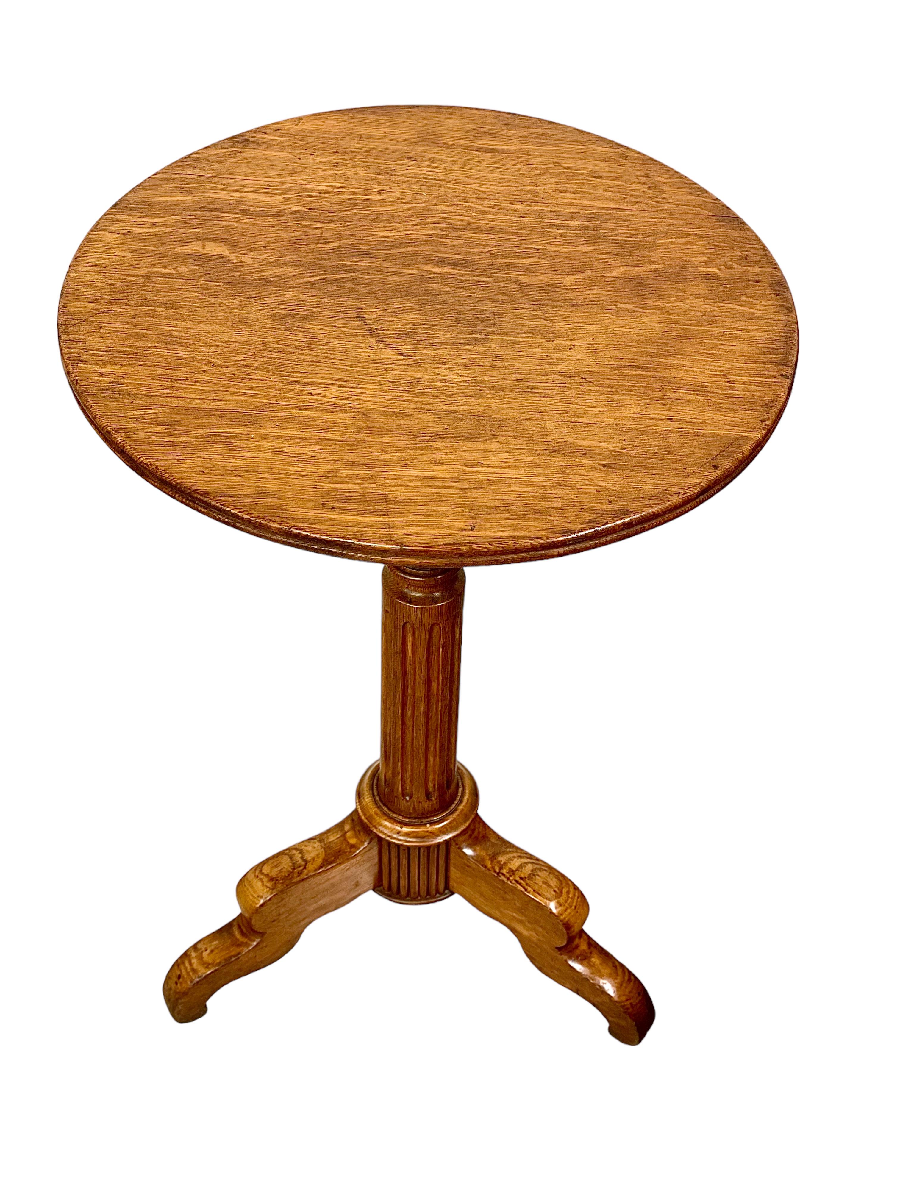  Pair of French Walnut Gueridon Tables, 19th Century For Sale 2