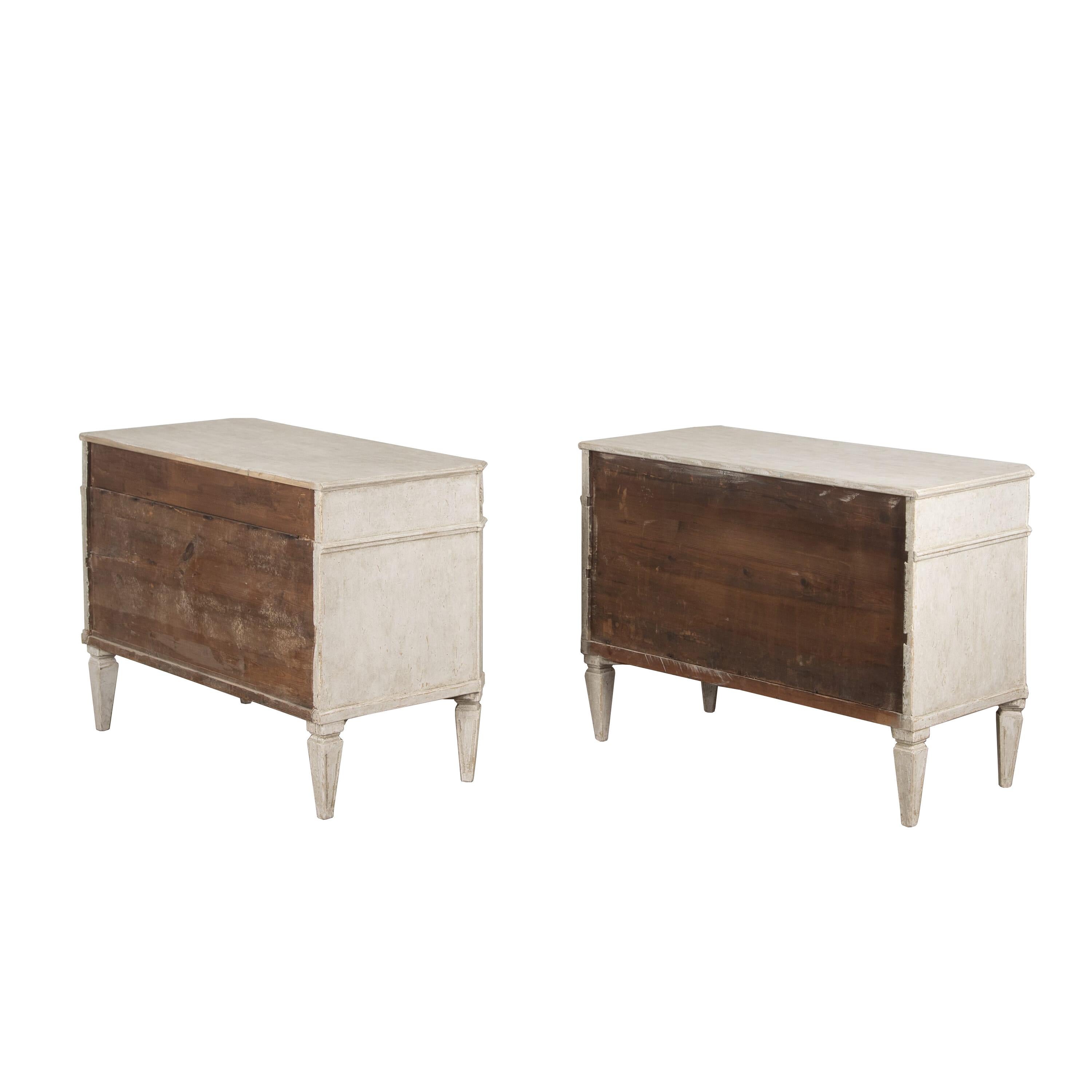 Swedish Pair of 19th Century Gustavian Style Commodes