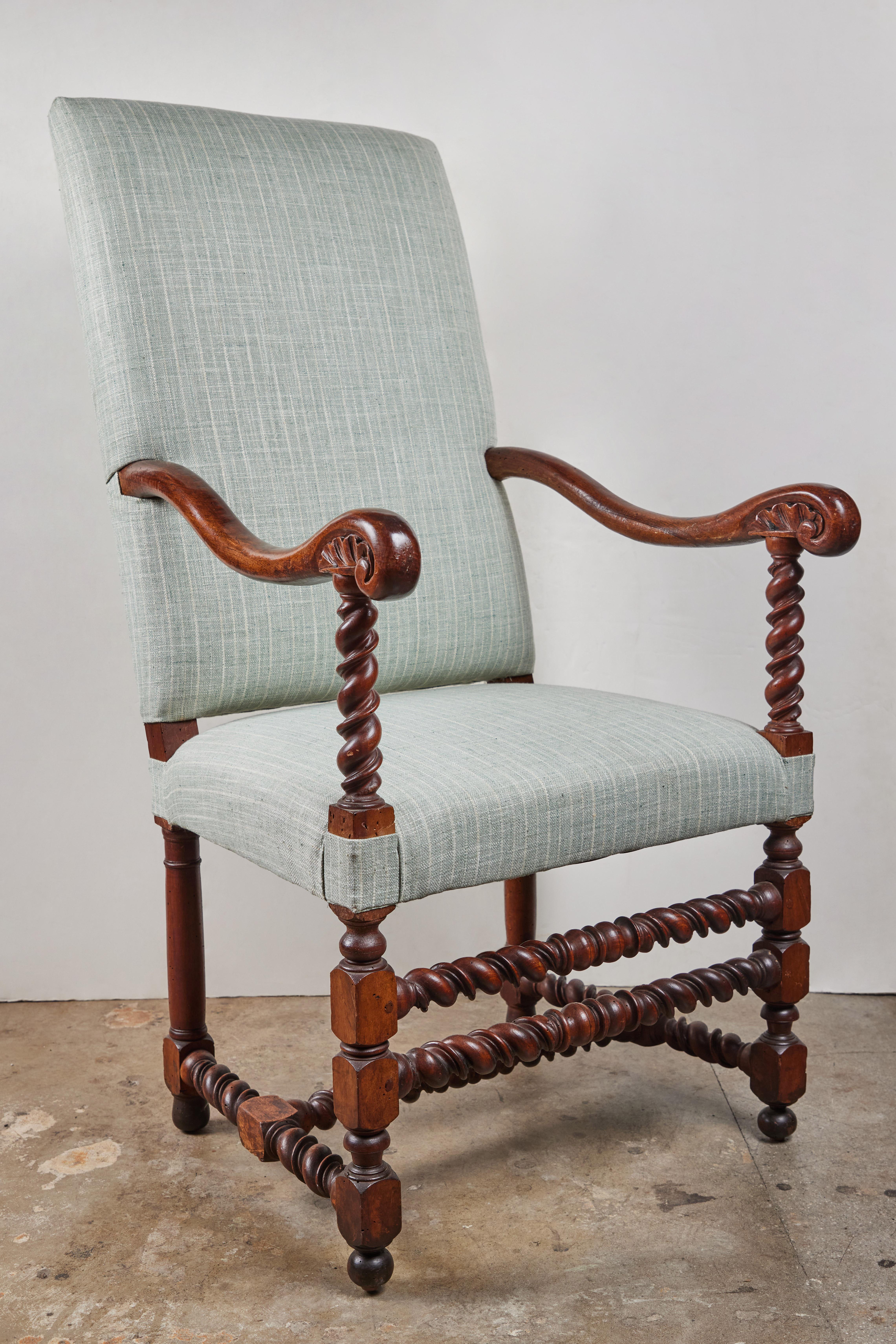 Italian Pair of 19th Century Hall Chairs For Sale