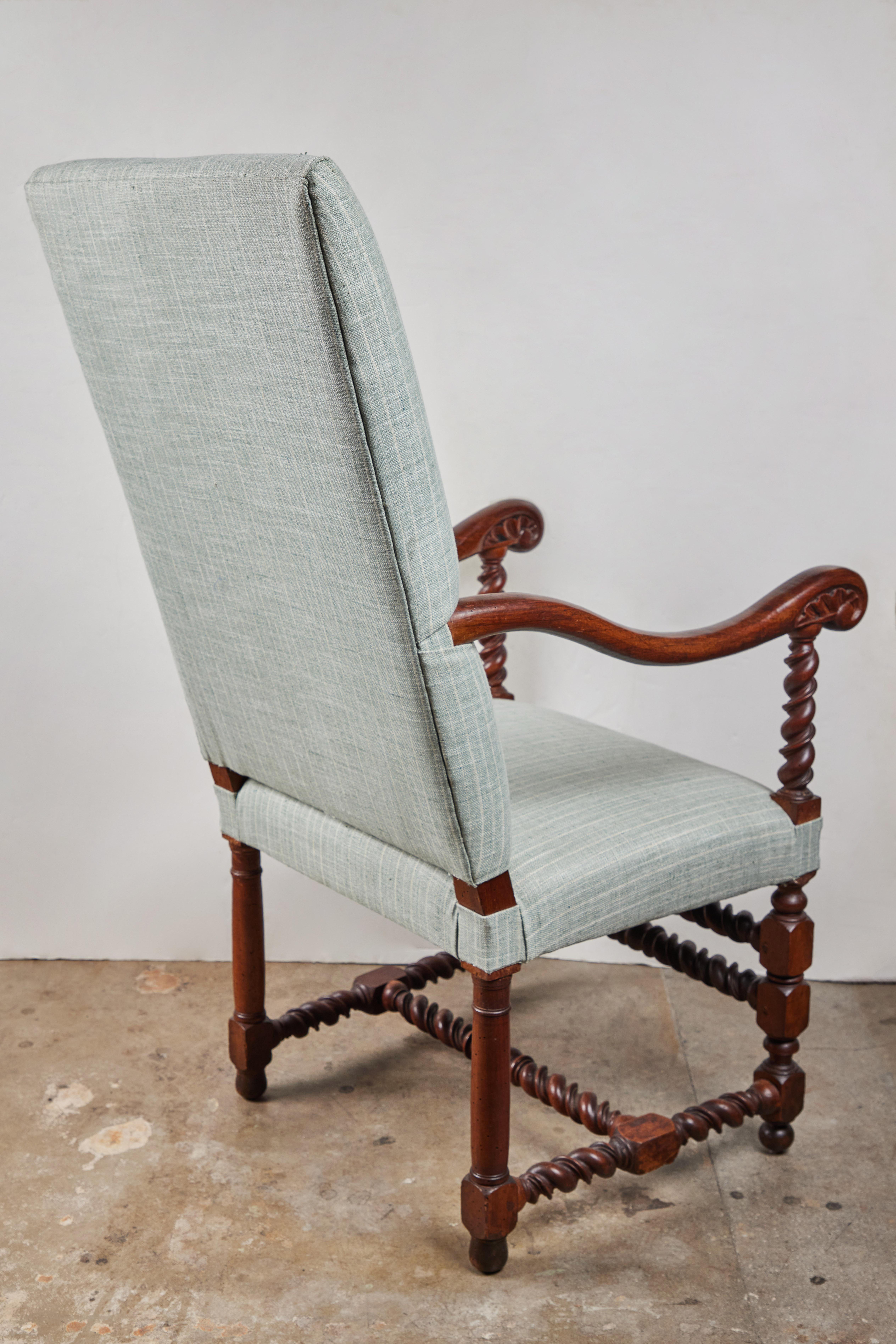 Pair of 19th Century Hall Chairs For Sale 1