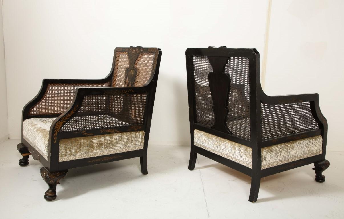Paar handbemalte, ebonisierte Chinoiserie-Stühle aus dem 19. Jahrhundert im Angebot 10