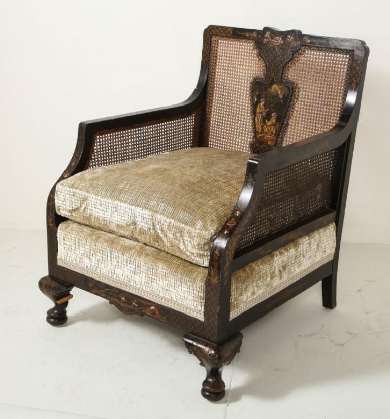 Pair of 19th Century Hand-Painted Ebonized Chinoiserie Chairs For Sale 4