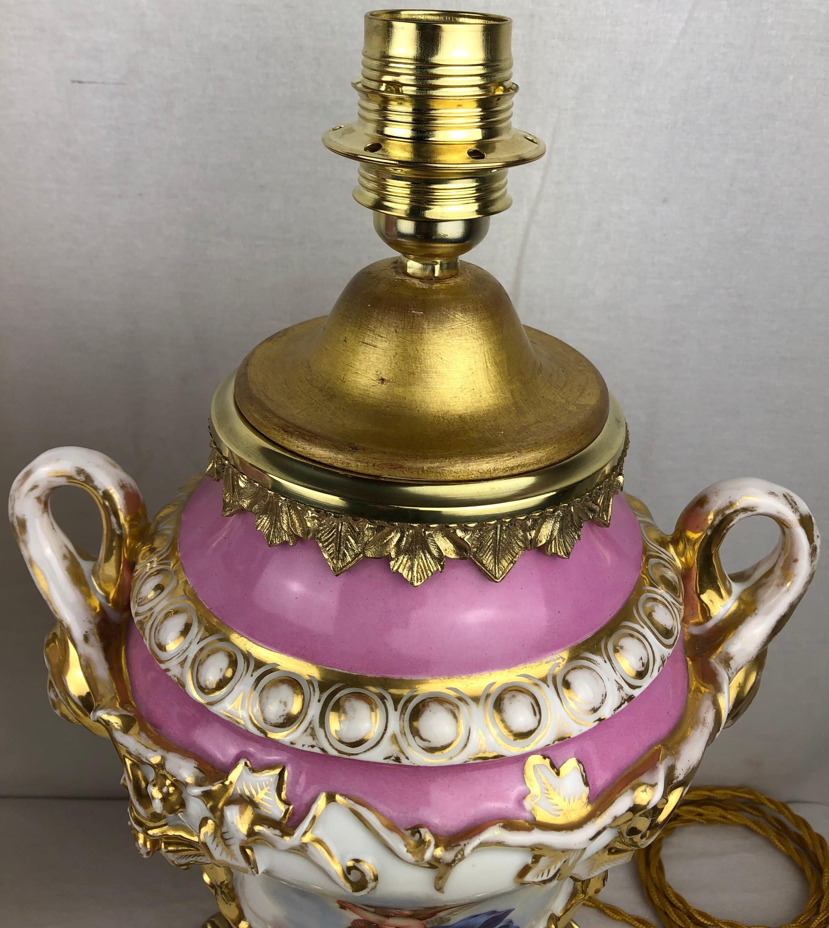Paar Sevres-Porzellan-Tischlampen mit Goldbronze-Montierung aus dem 19. Jahrhundert, französisch  (Französisch) im Angebot