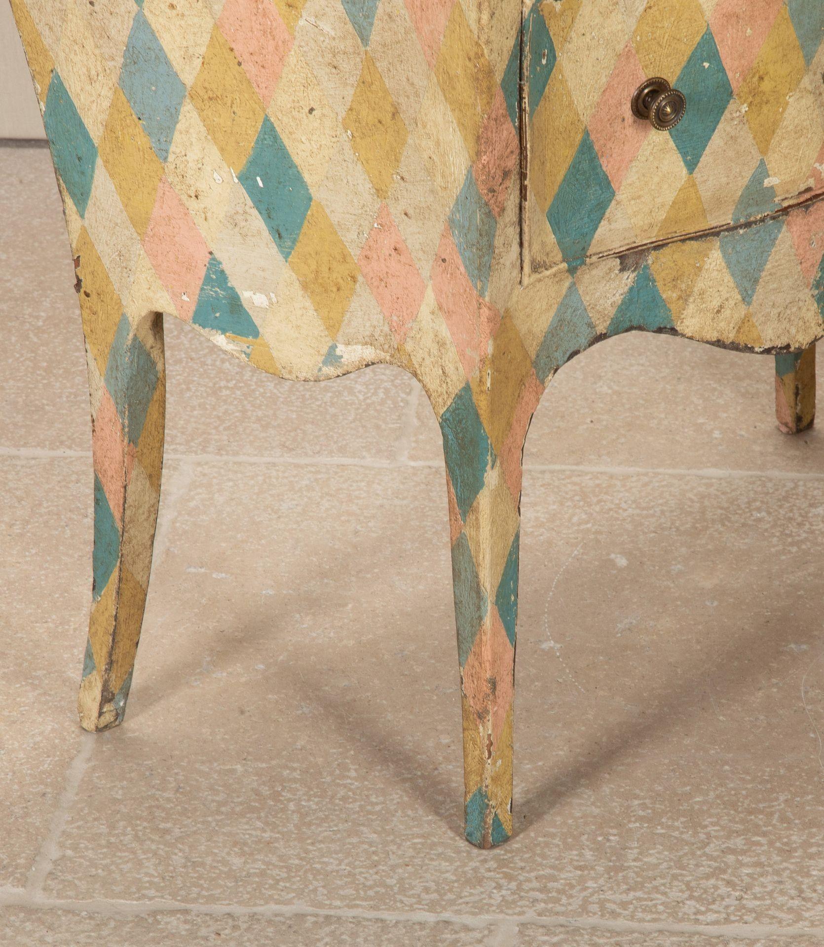 Pair of 19th Century Hand Painted Venetian Bombe Commodes For Sale 4