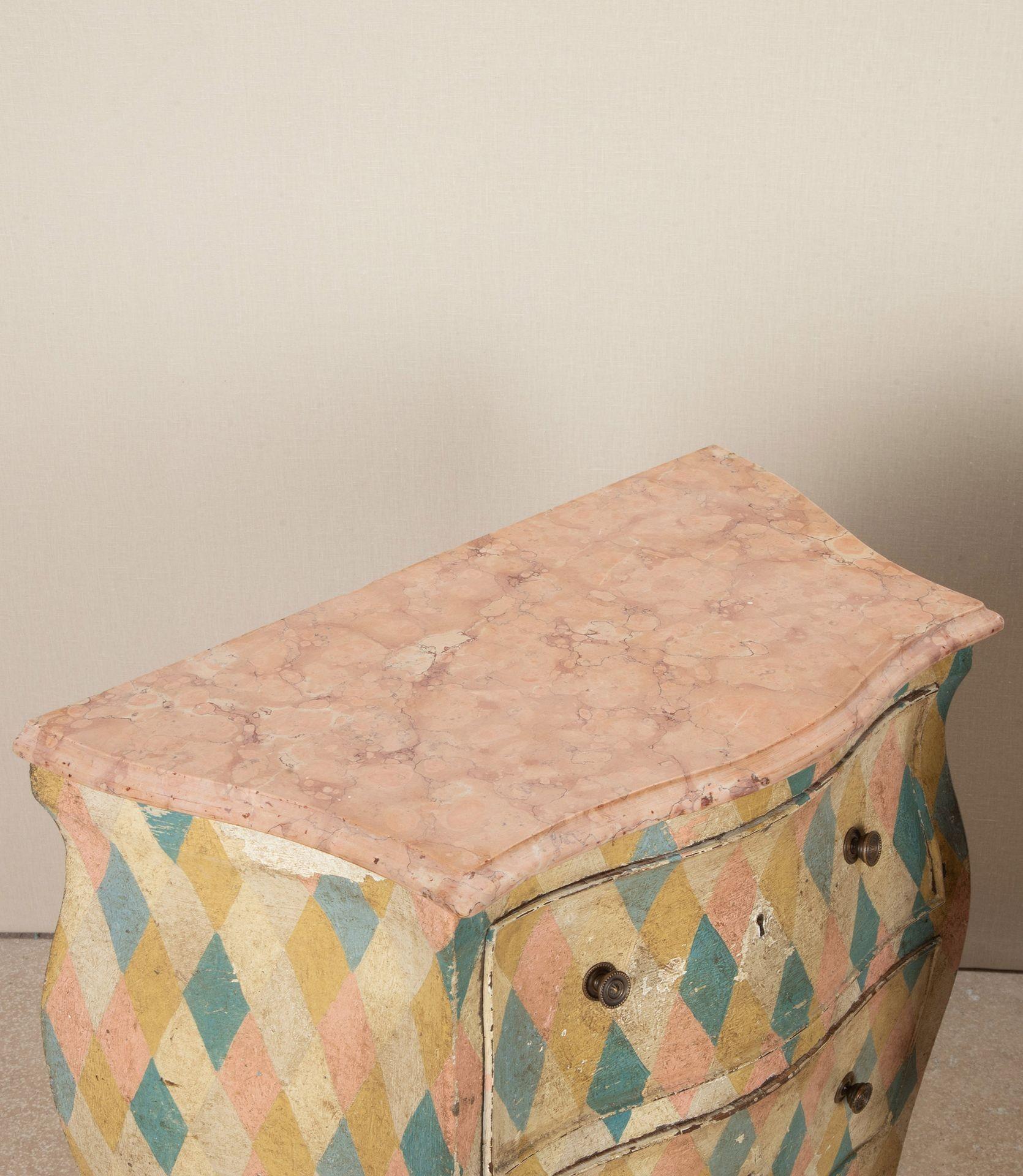 Pair of 19th Century Hand Painted Venetian Bombe Commodes For Sale 2