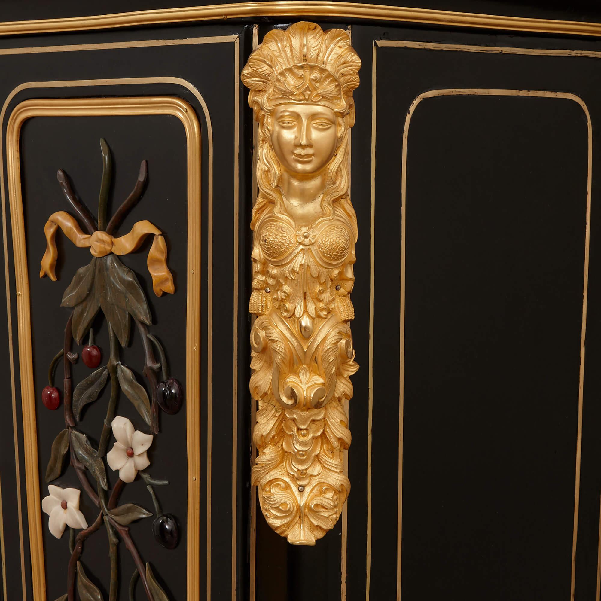 Laiton Paire d'armoires à piédestaux en pierre dure, bronze doré et bois ébénisé du 19ème siècle en vente