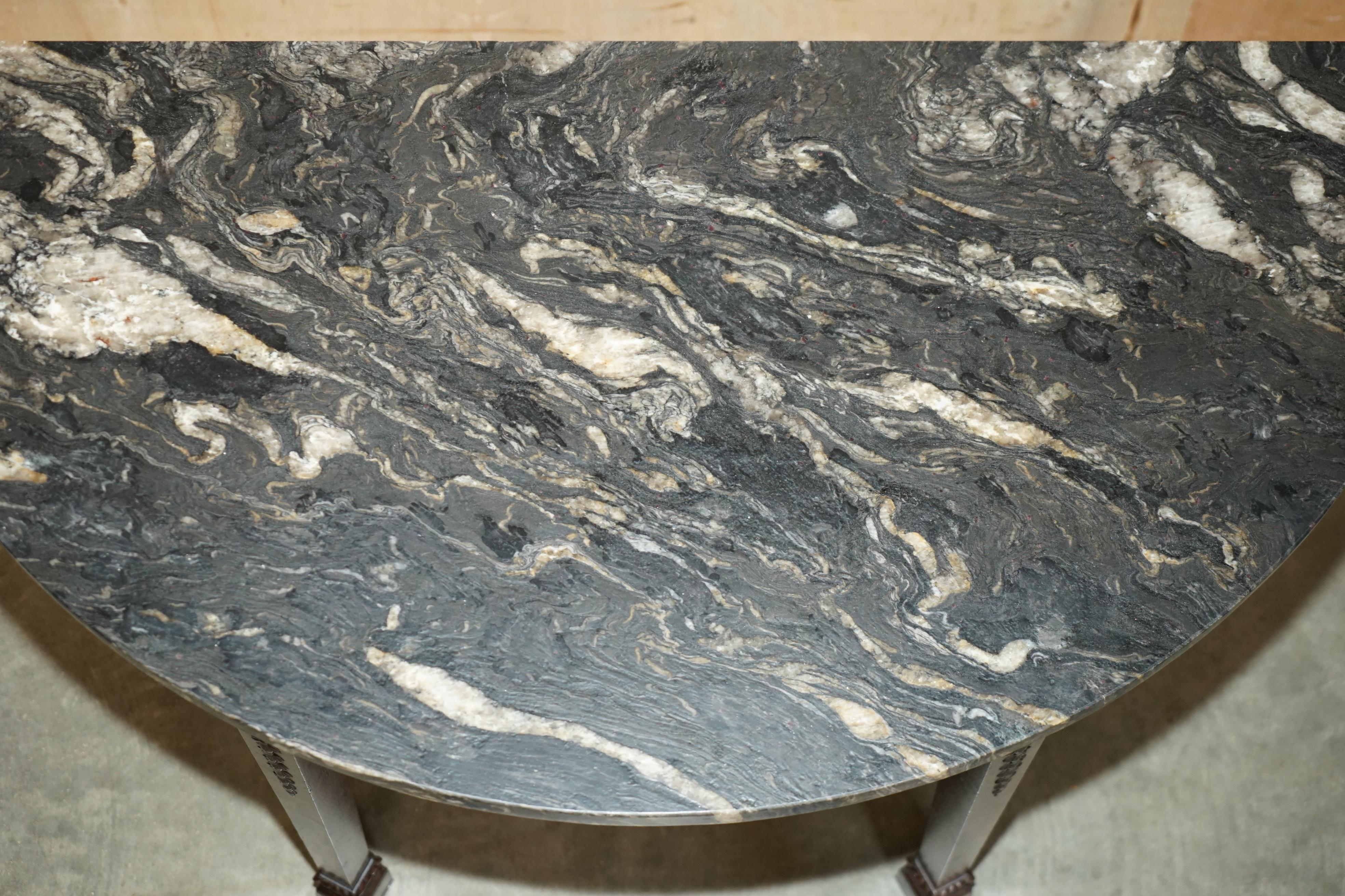 PAIRE DE TABLE DE CONSOLE EN BOIS DUR ADAMS DEMI LUNE WABI-SABI MARBRE DU 19e SIÈCLE en vente 4