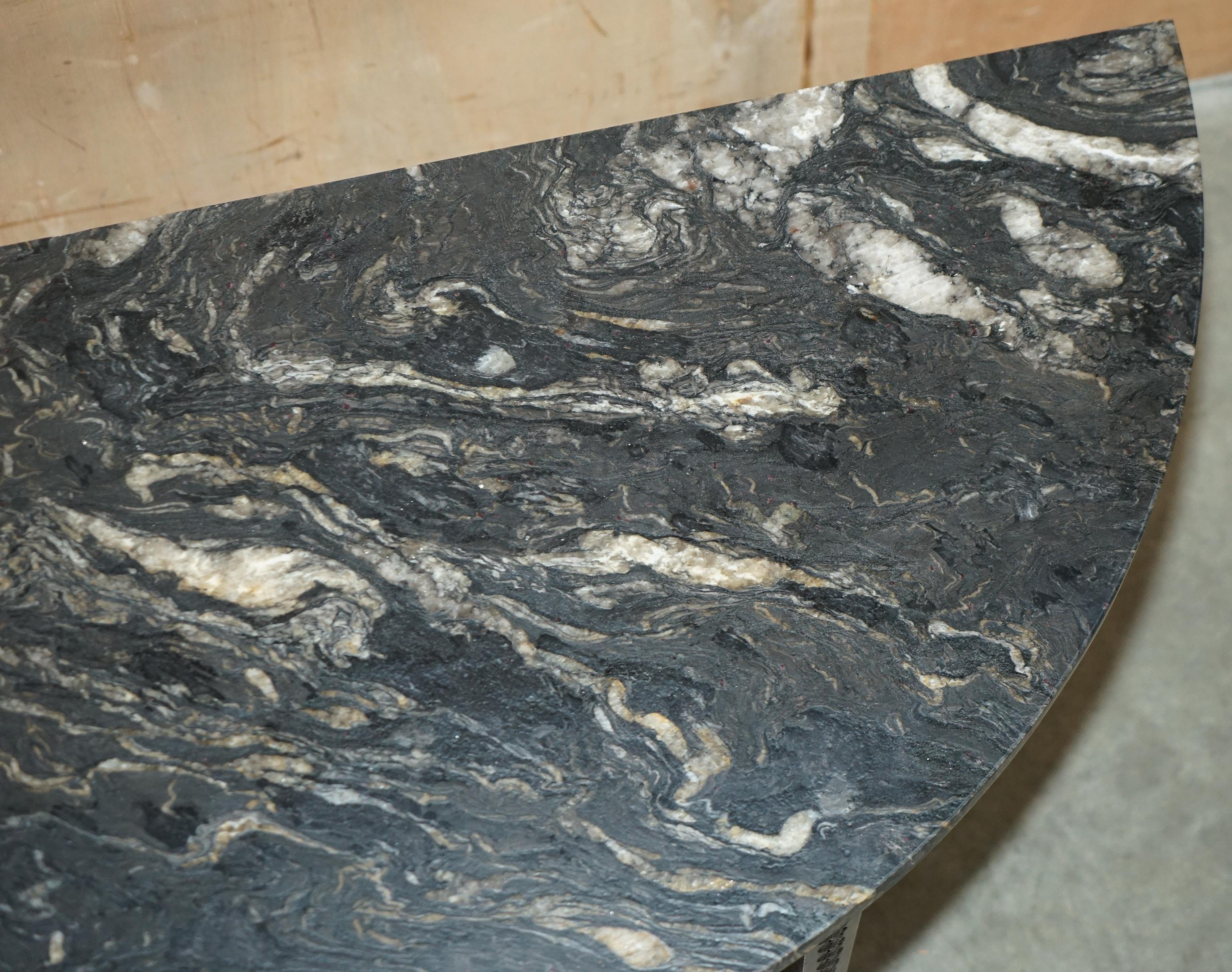 PAIRE DE TABLE DE CONSOLE EN BOIS DUR ADAMS DEMI LUNE WABI-SABI MARBRE DU 19e SIÈCLE en vente 5