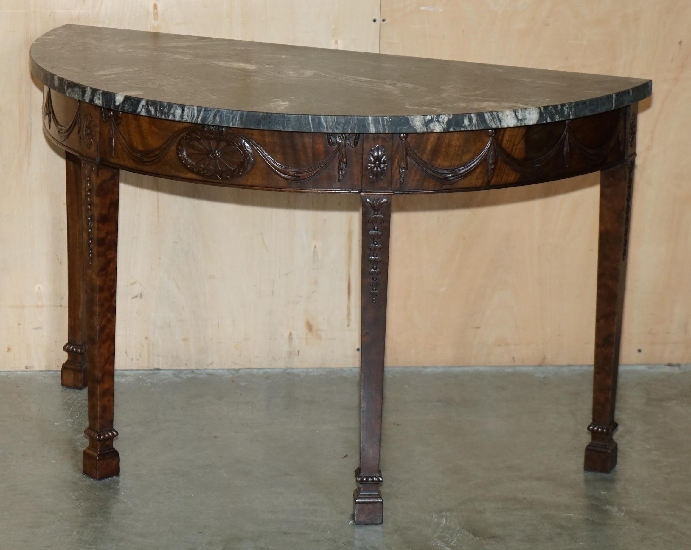 PAIRE DE TABLE DE CONSOLE EN BOIS DUR ADAMS DEMI LUNE WABI-SABI MARBRE DU 19e SIÈCLE en vente 6