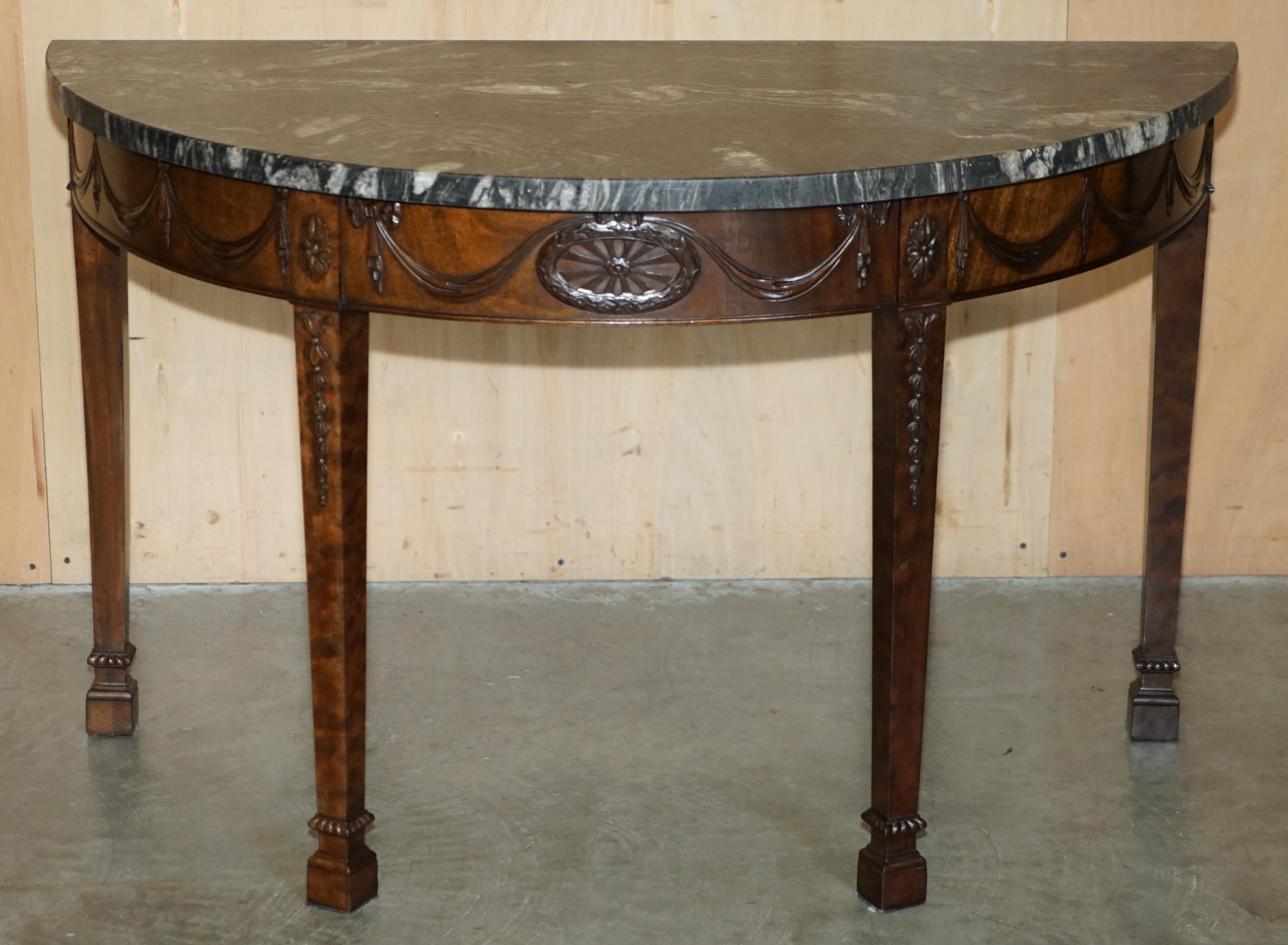 PAIRE DE TABLE DE CONSOLE EN BOIS DUR ADAMS DEMI LUNE WABI-SABI MARBRE DU 19e SIÈCLE en vente 7