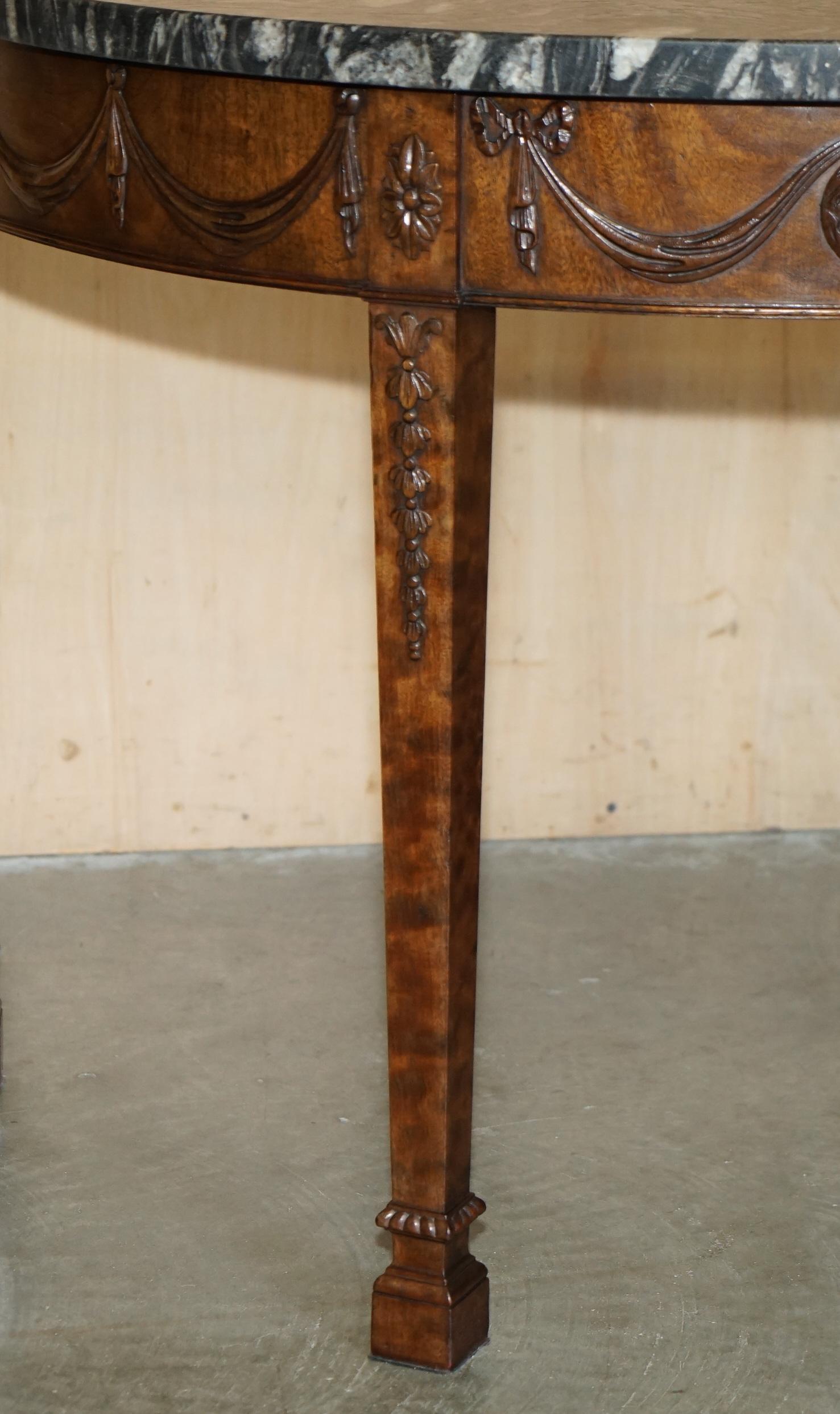 PAIRE DE TABLE DE CONSOLE EN BOIS DUR ADAMS DEMI LUNE WABI-SABI MARBRE DU 19e SIÈCLE en vente 9